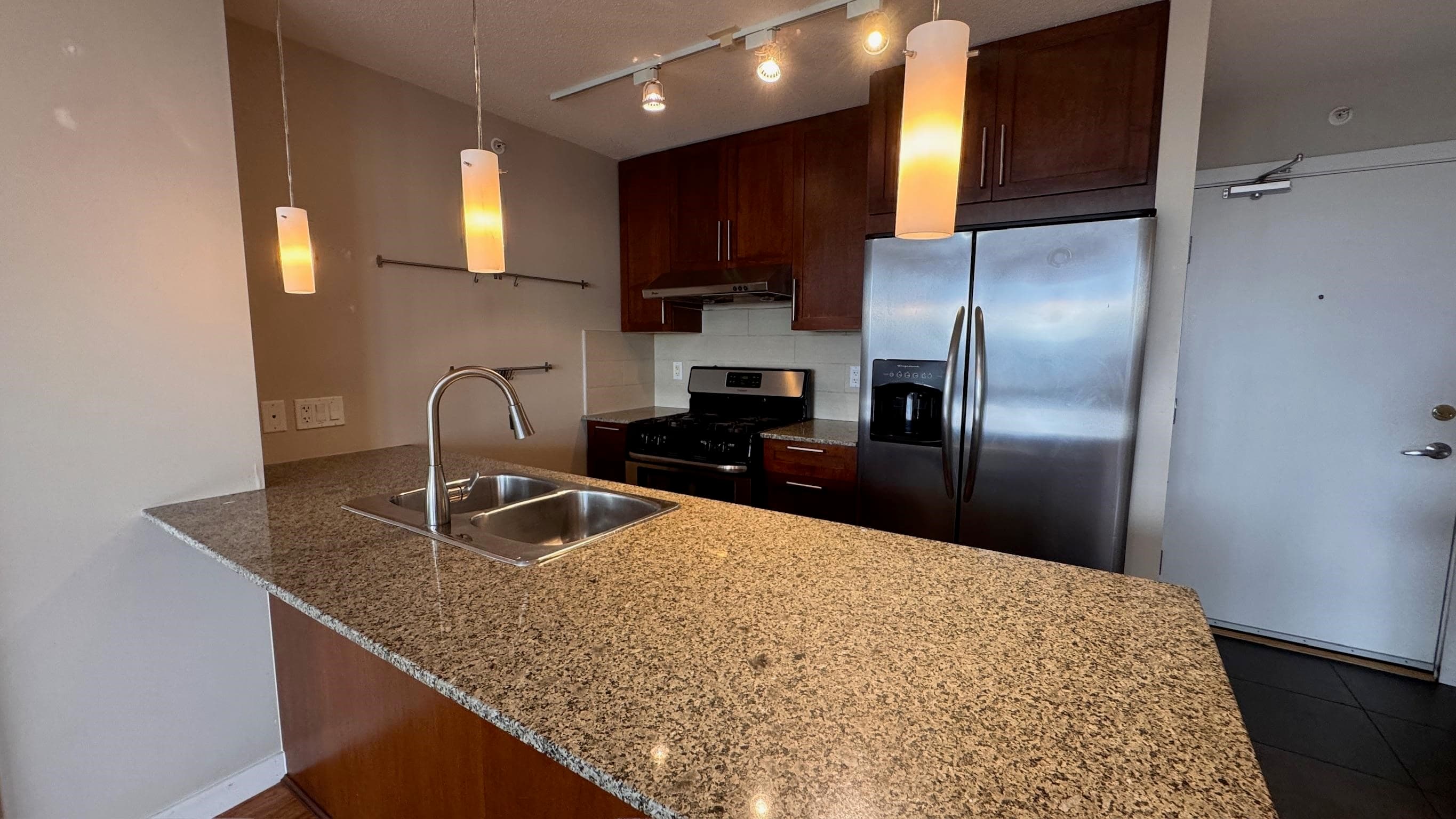 24xx - 7088 Salisbury Avenue, Burnaby, V5E 0A4 — photo 5