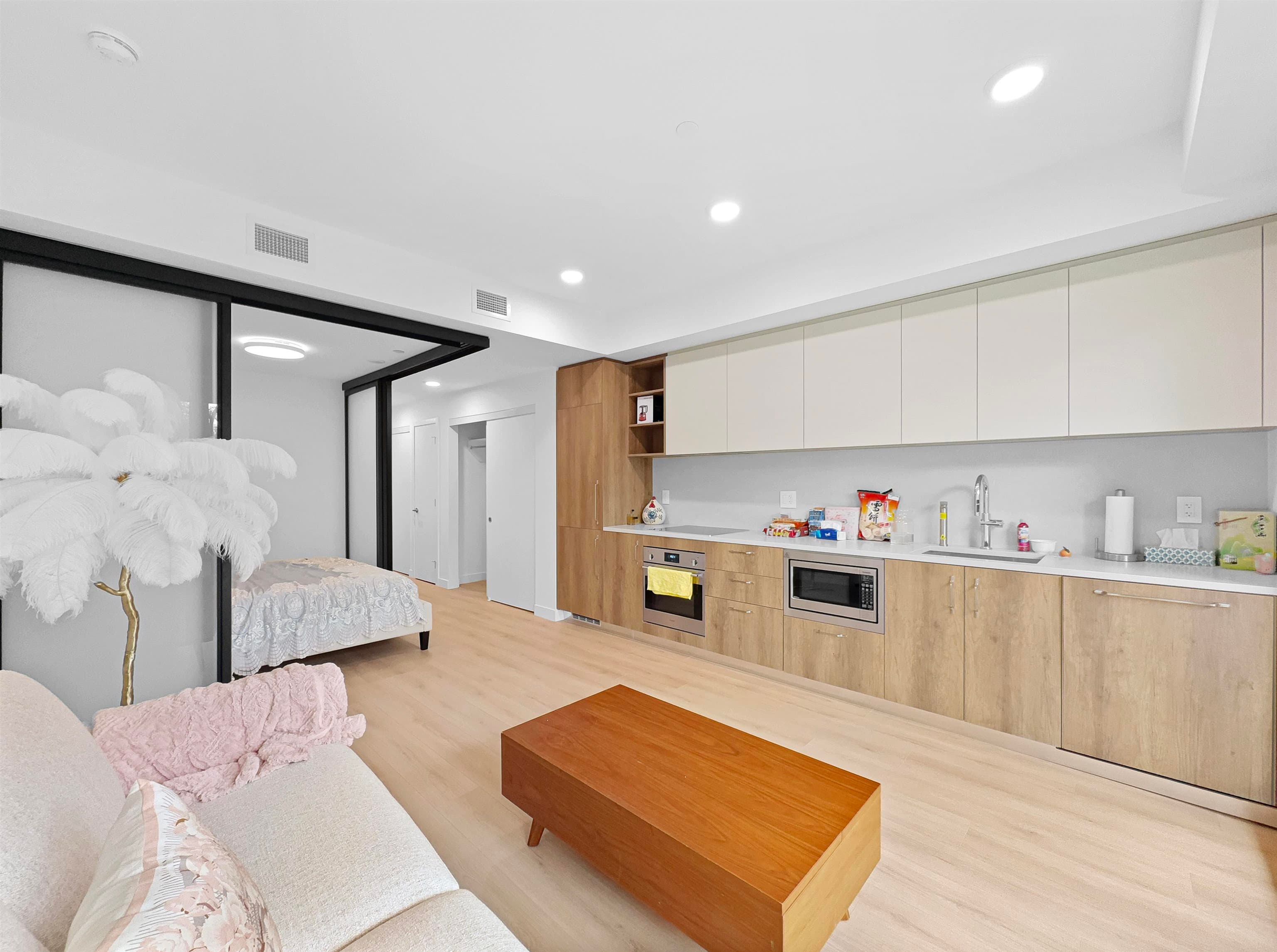 3xx - 133 W 49th Avenue, Vancouver