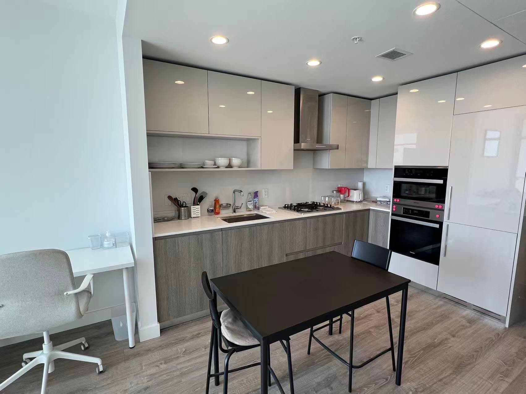 1305 - 6511 Sussex Avenue, Burnaby, V5H 3B1 — photo 2
