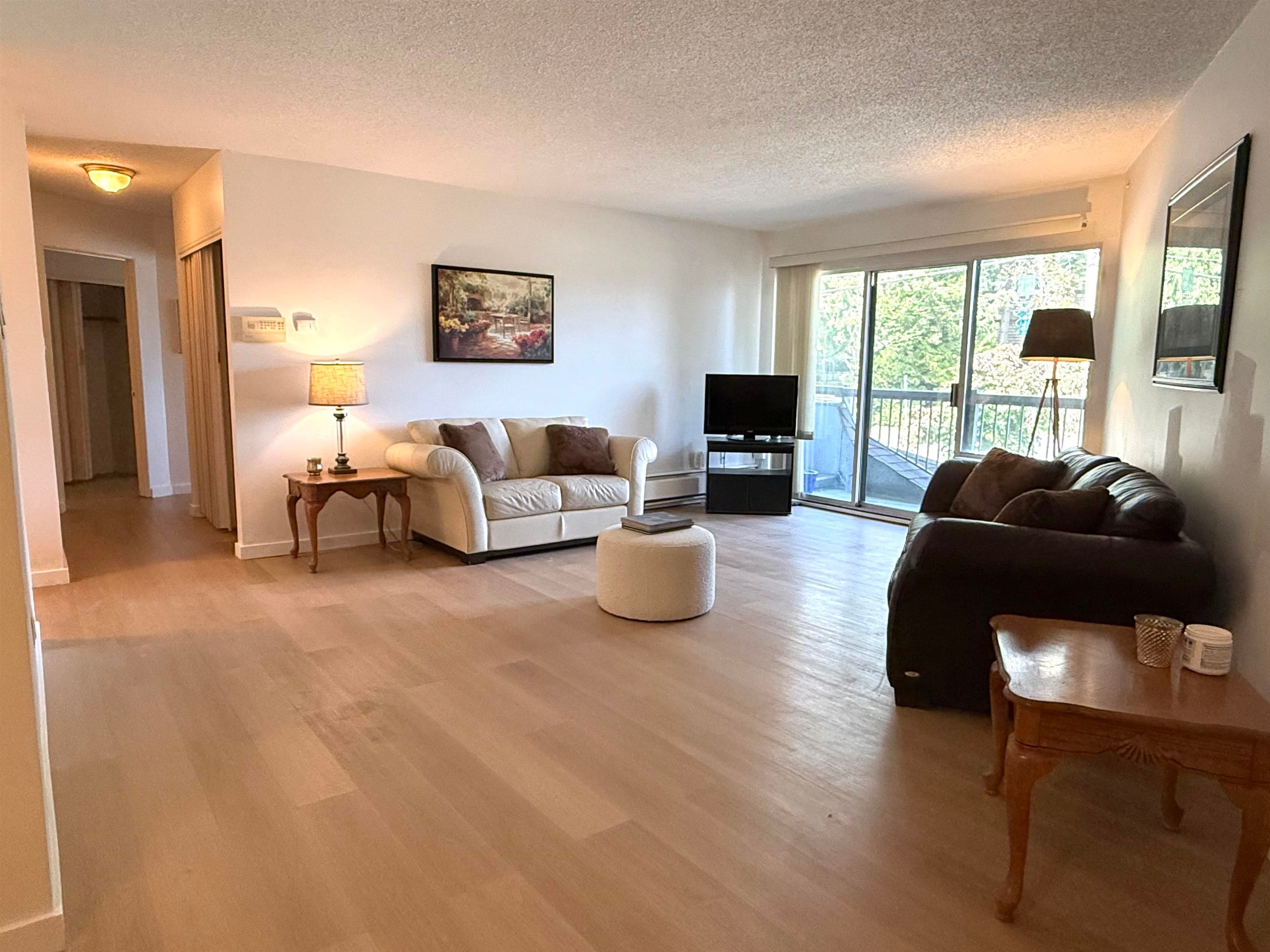 218 - 15020 North Bluff Road, White Rock, V4B 5A4 — photo 1