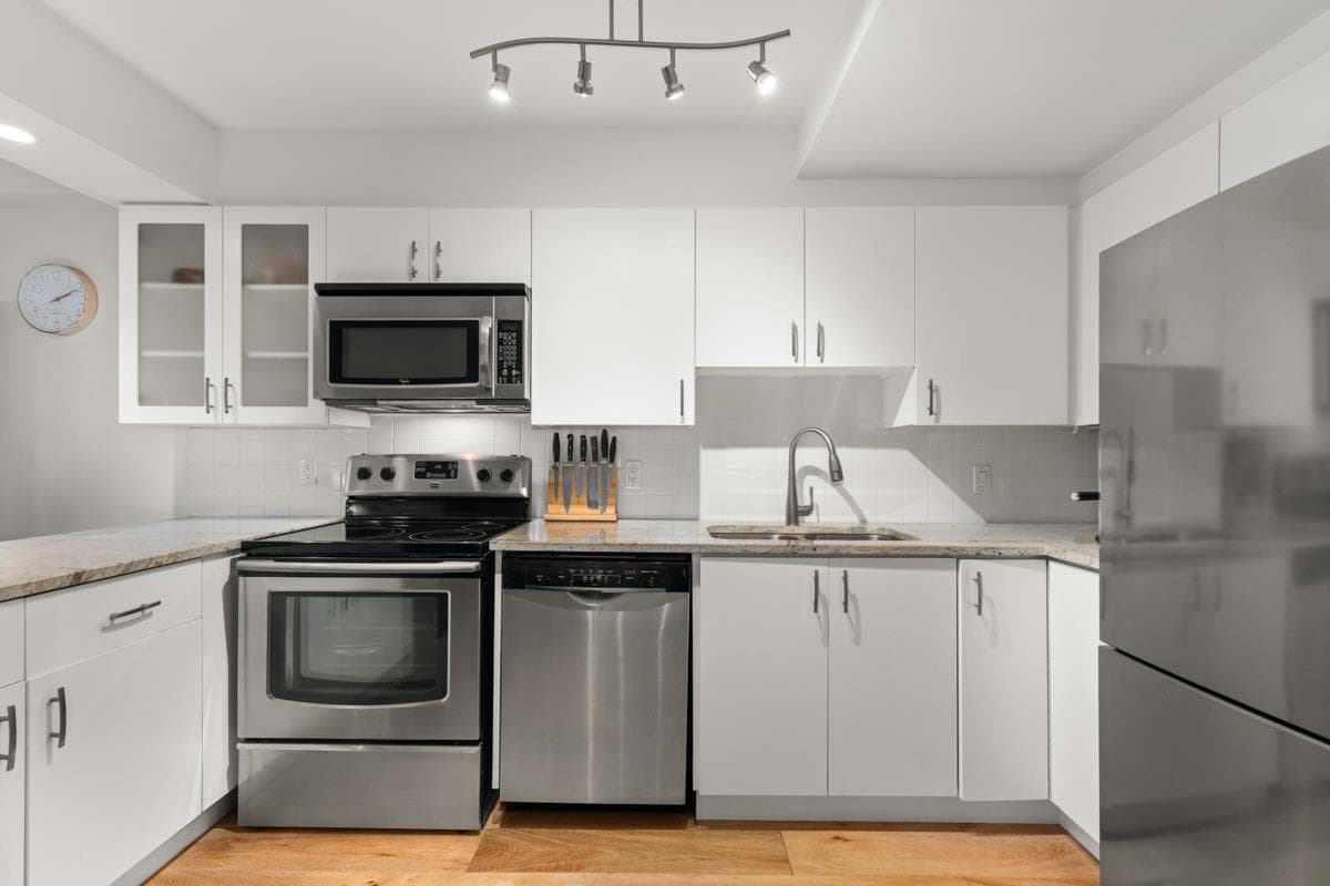 401 - 1819 Pendrell Street, Vancouver, V6G 1T3 — photo 2