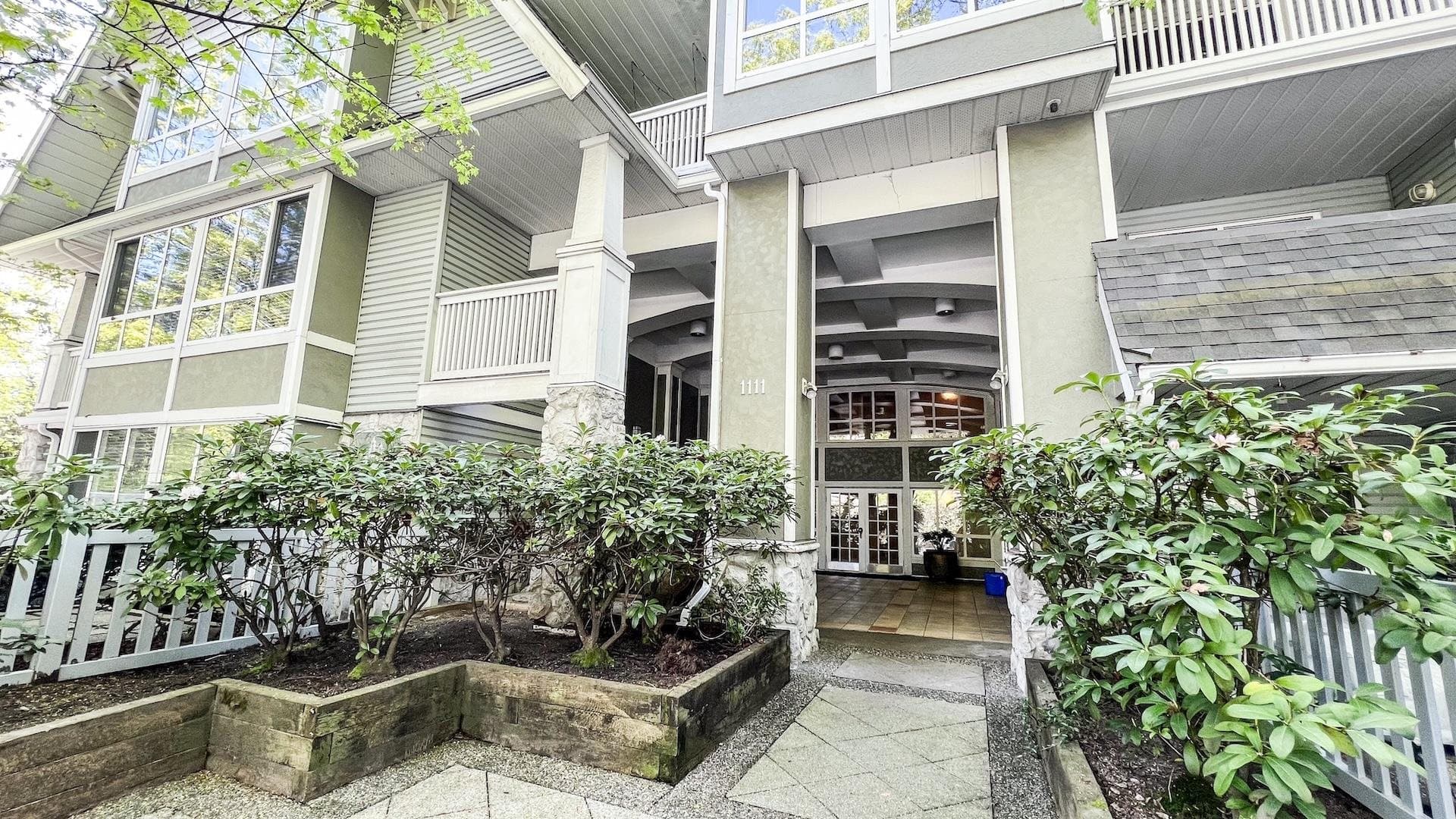 306 - 1111 Lynn Valley Road, North Vancouver, V7J 3V4 — photo 2