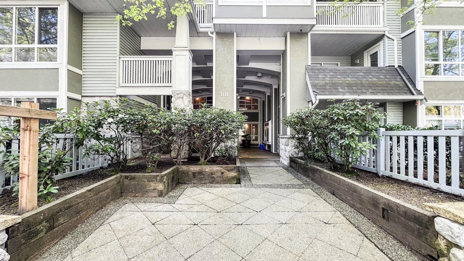 306 - 1111 Lynn Valley Road, North Vancouver, V7J 3V4 — photo 3