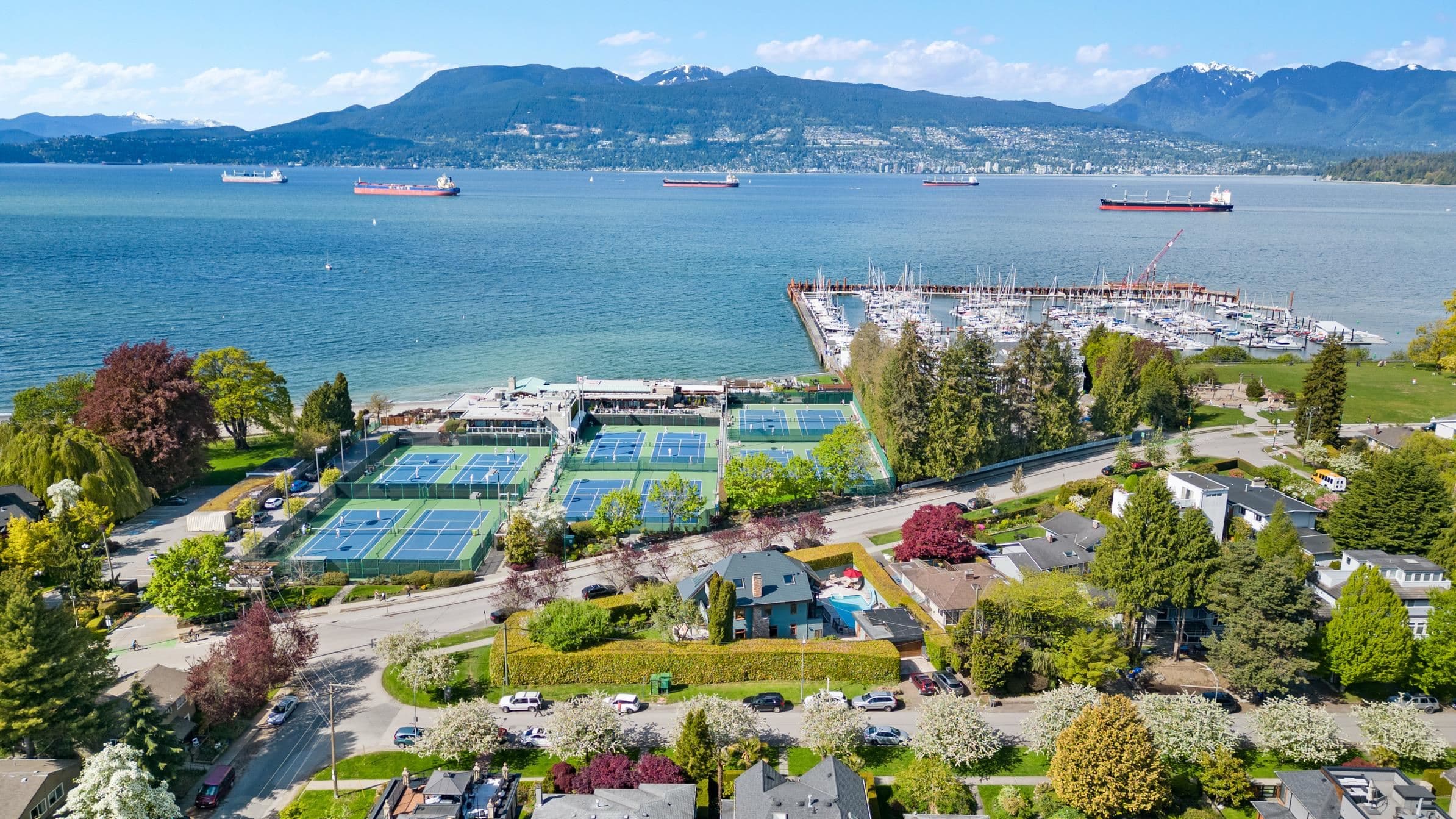 3850 Point Grey Road, Vancouver, V6R 1B4 — photo 2