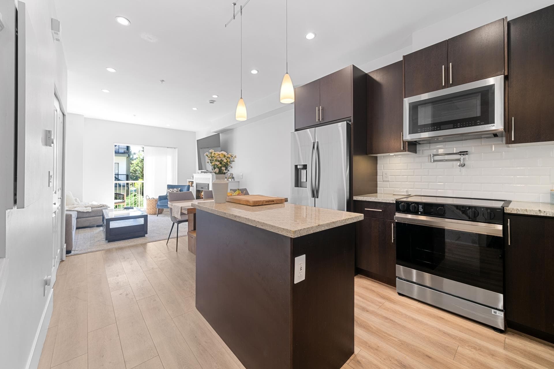 223 - 368 Ellesmere Avenue, Burnaby, V5B 3S9 — photo 3