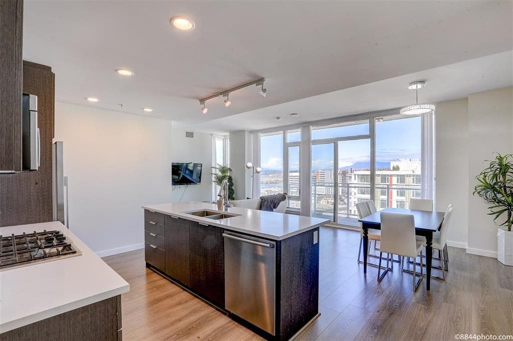 1703 - 8688 Hazelbridge Way, Richmond, V6X 0R6 — photo 4