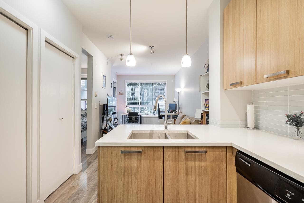 209 - 15388 105 Avenue, Surrey, V3R 0C4 — photo 5