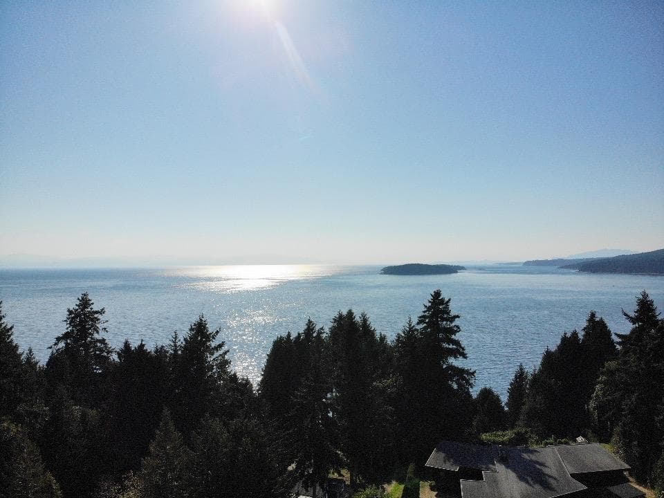 5292 Nestman Road, Sechelt, V7Z 0G6 — photo 2