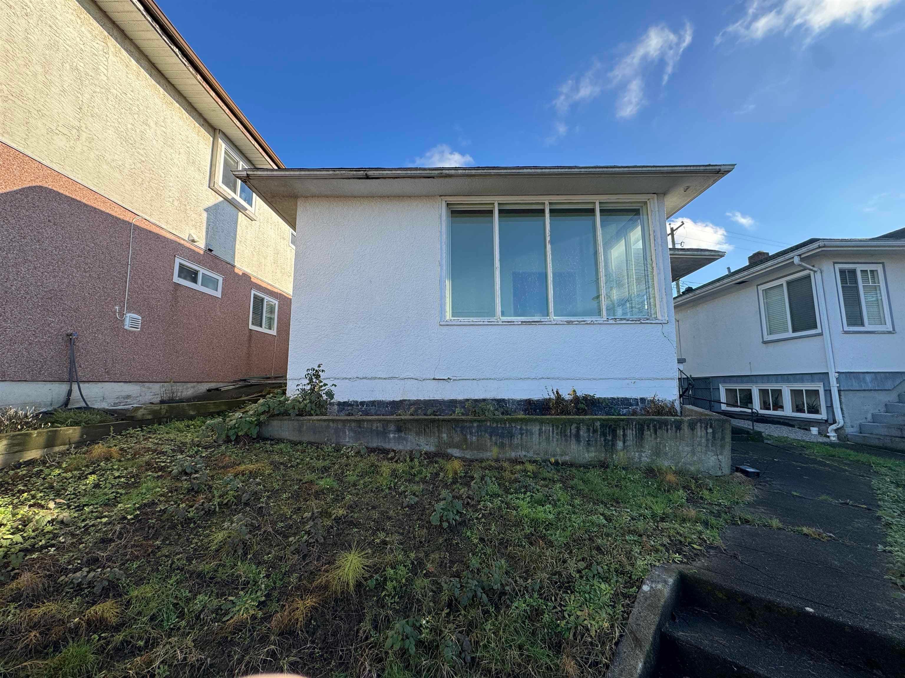 7654 Fraser Street, Vancouver, V5X 3W8 — photo 1