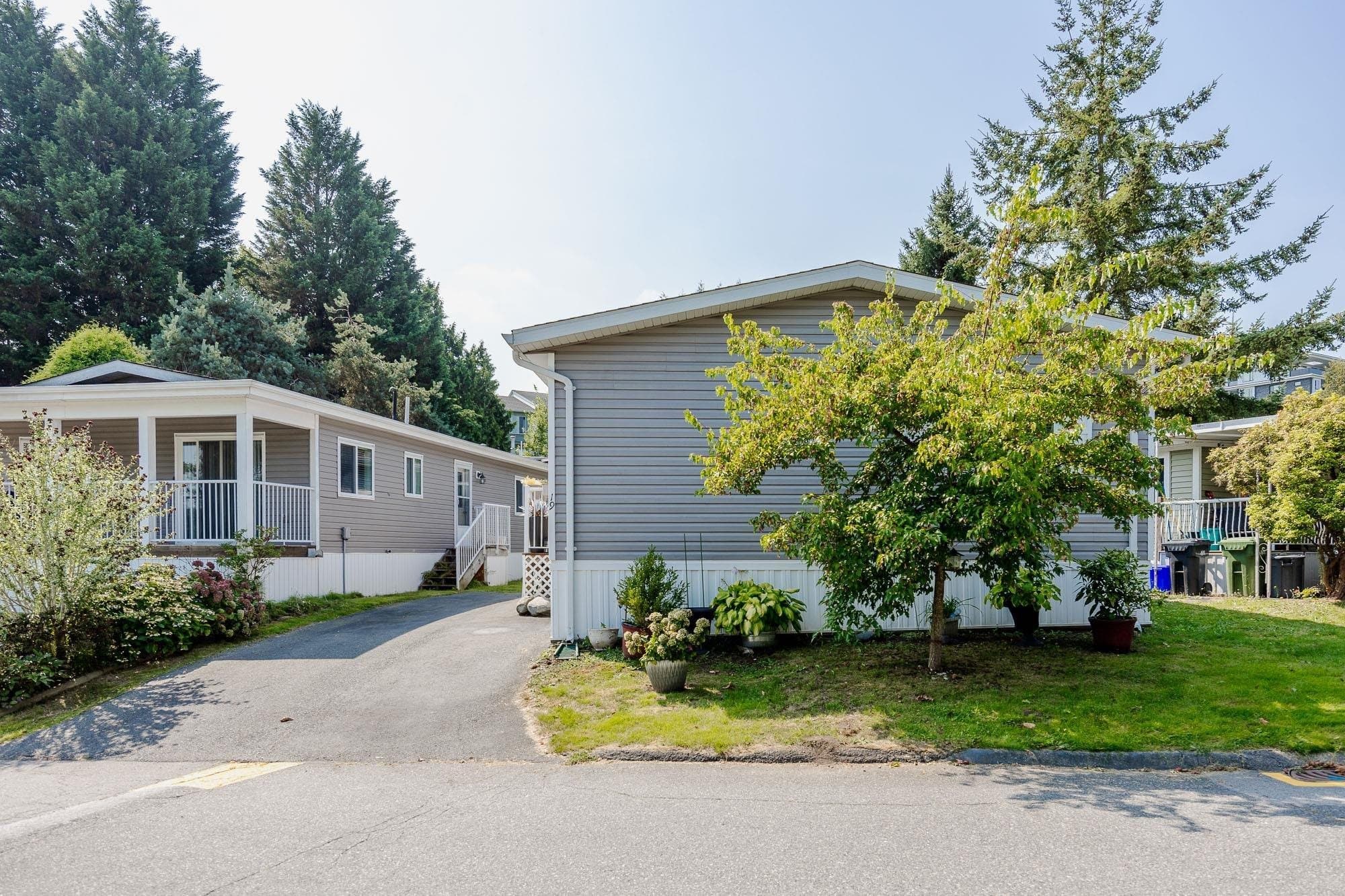 19 - 8220 King George Boulevard, Surrey, V3W 6E1 — photo 3
