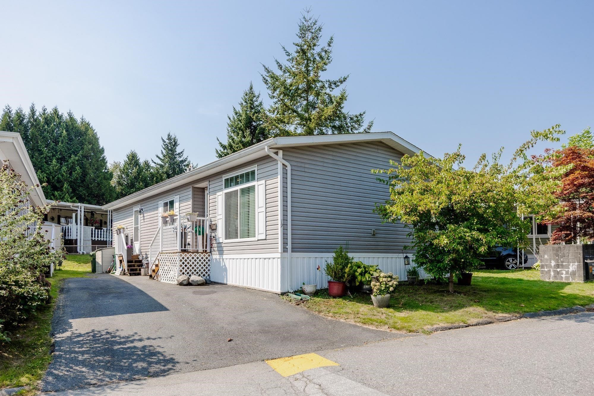 19 - 8220 King George Boulevard, Surrey, V3W 6E1 — photo 1
