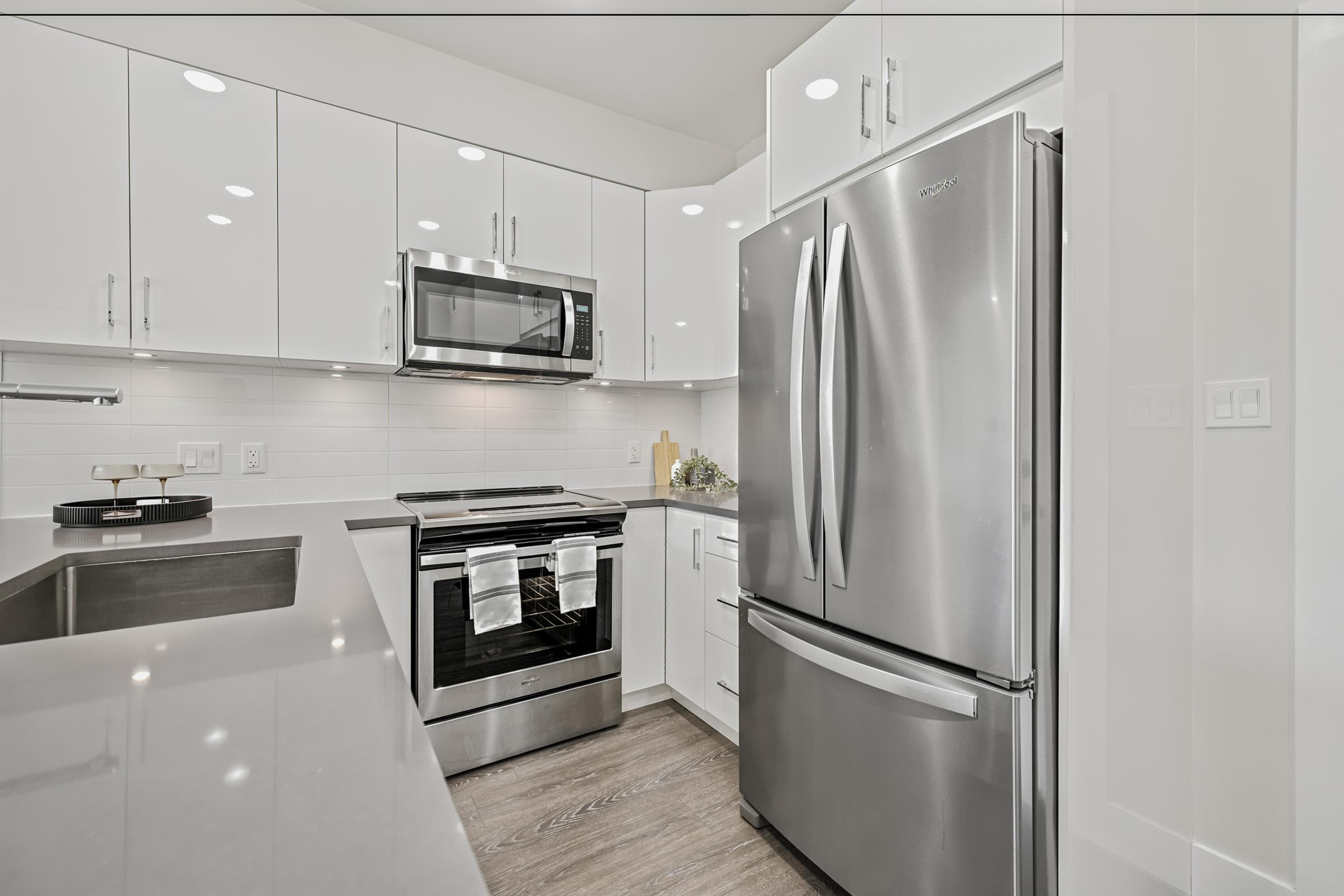 301 - 15351 101 Avenue, Surrey, V3R 0G2 — photo 5