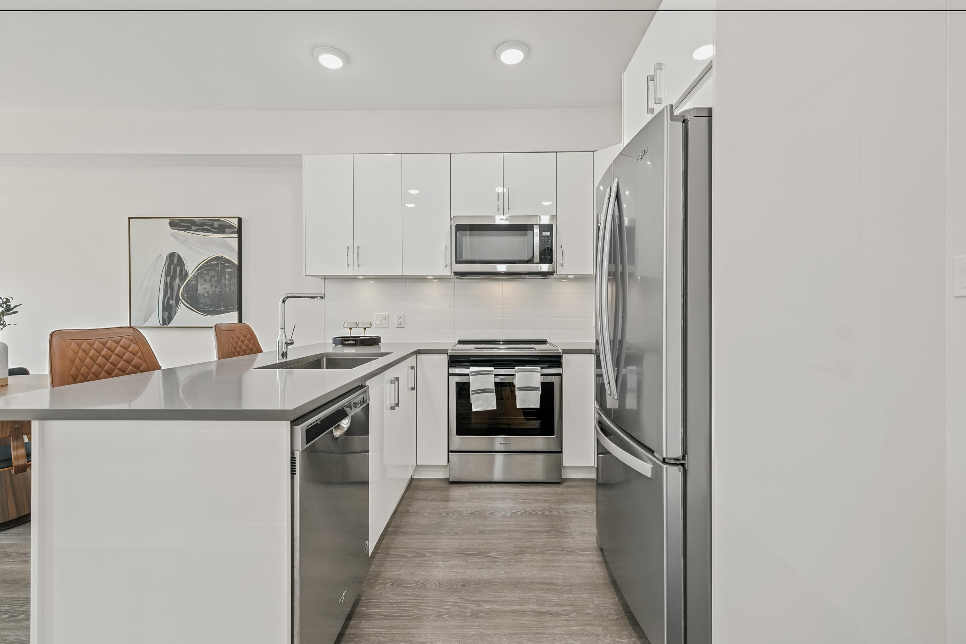 301 - 15351 101 Avenue, Surrey, V3R 0G2 — photo 4
