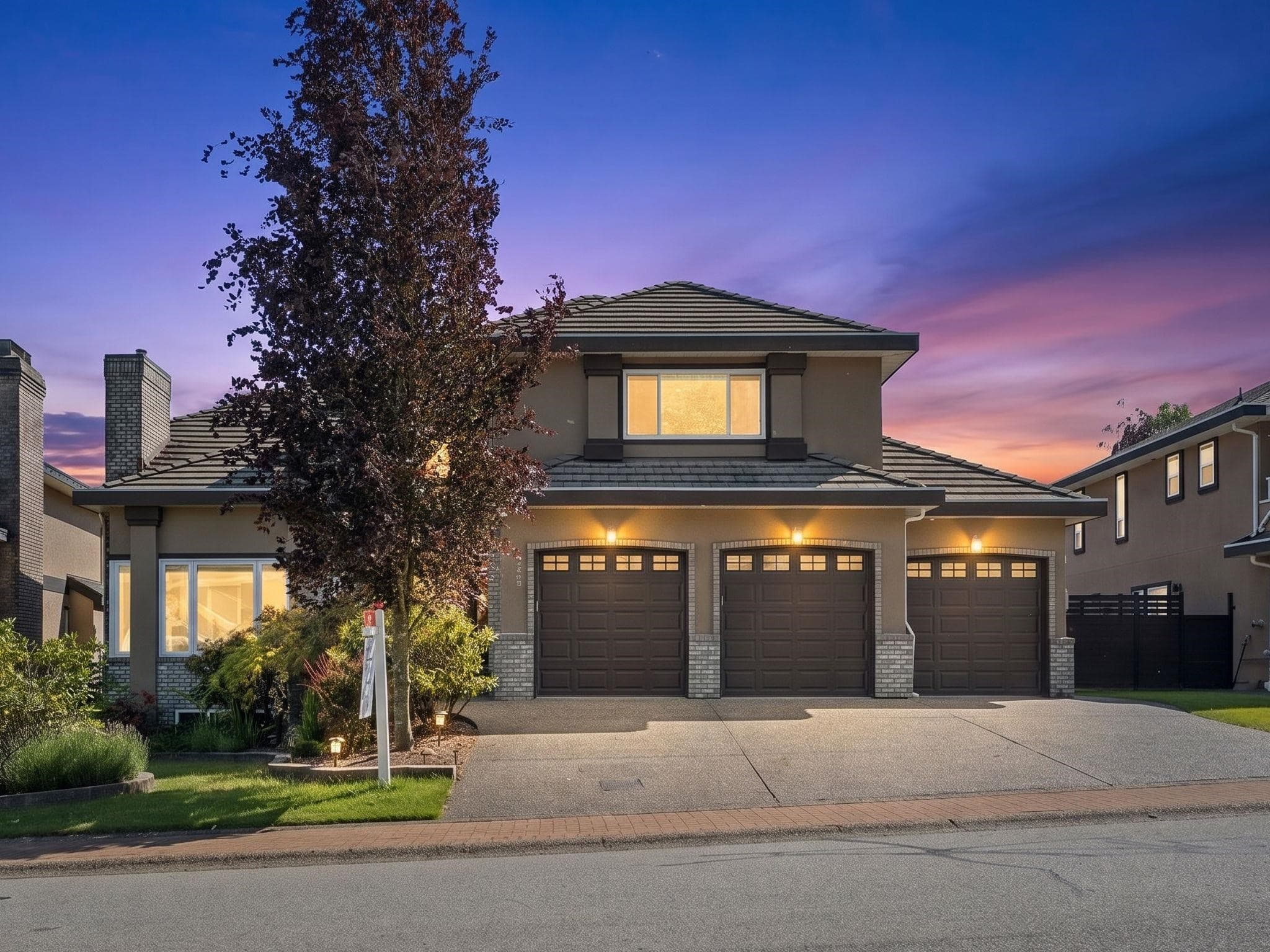 2594 Palisade Crescent, Port Coquitlam, V3C 6B2 — photo 2