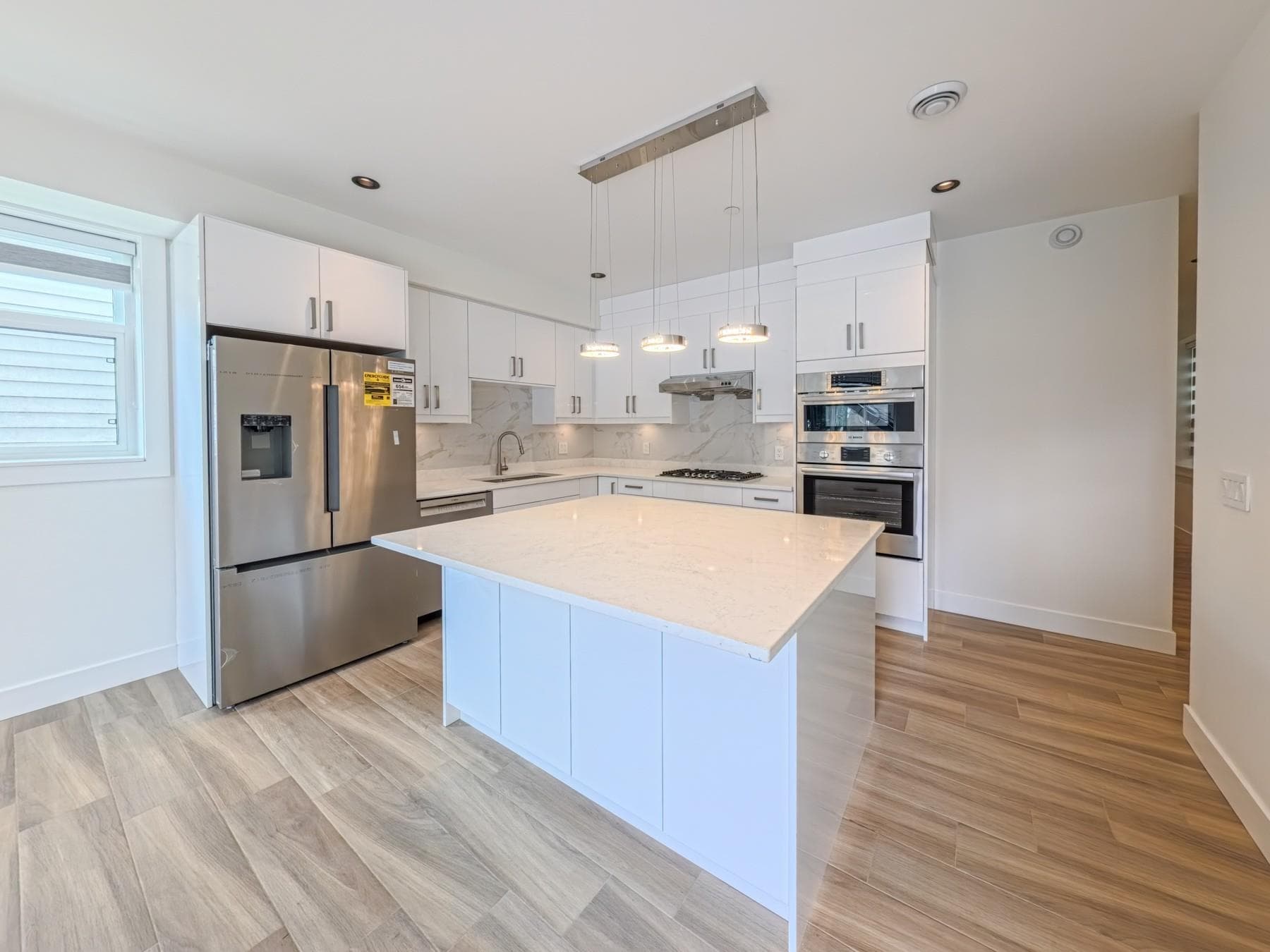 3 - 745 E 30 Avenue, Vancouver, V5V 2V8 — photo 1