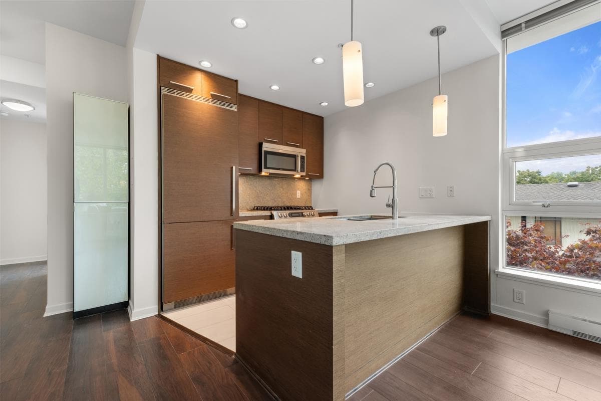 302 - 2528 Maple Street, Vancouver, V6J 0B5 — photo 3