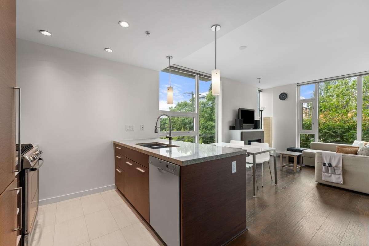 302 - 2528 Maple Street, Vancouver