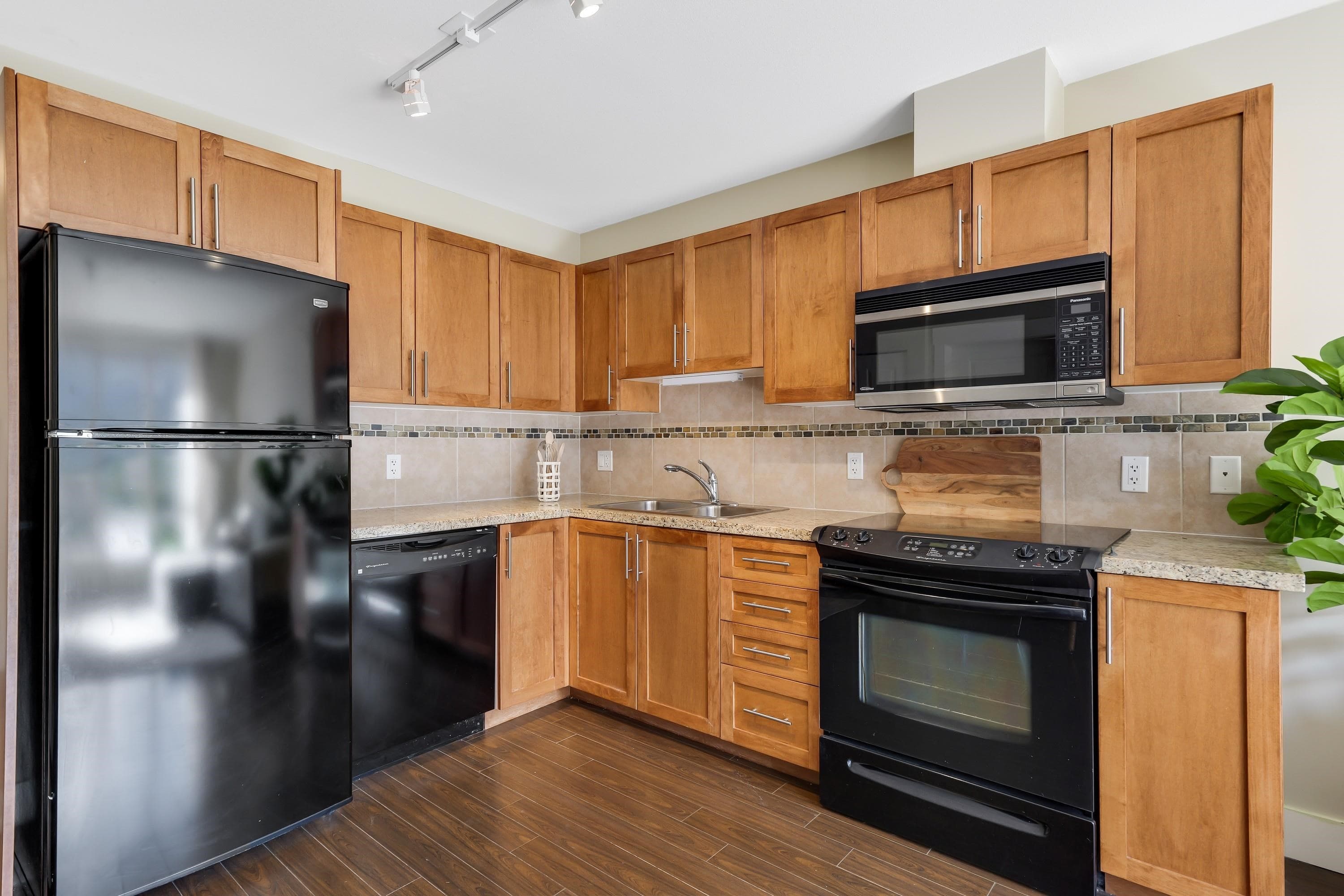504 - 1211 Village Green Way, Squamish, V8B 0R7 — photo 4