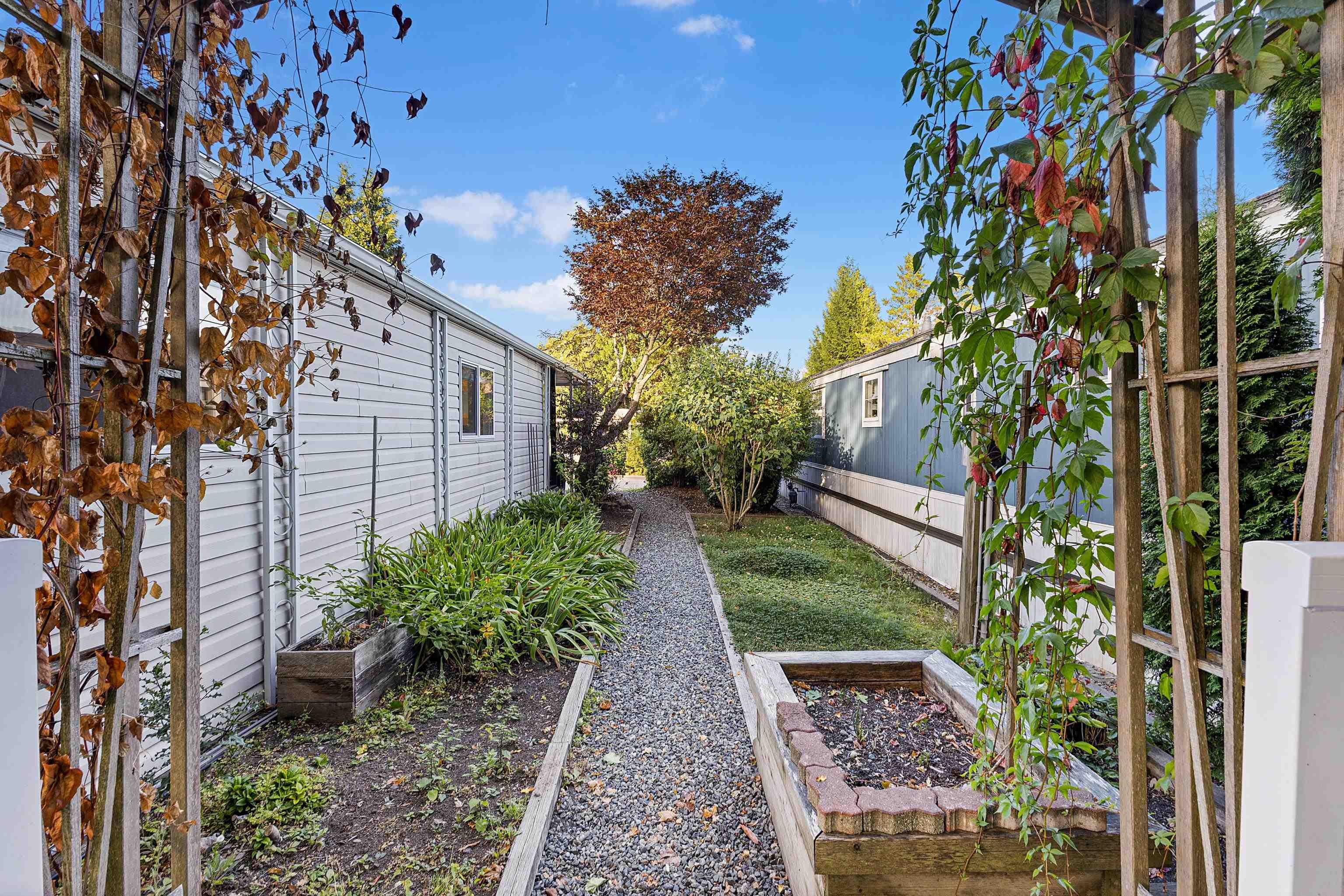 76 - 1840 160 Street, White Rock, V3T 0P9 — photo 1