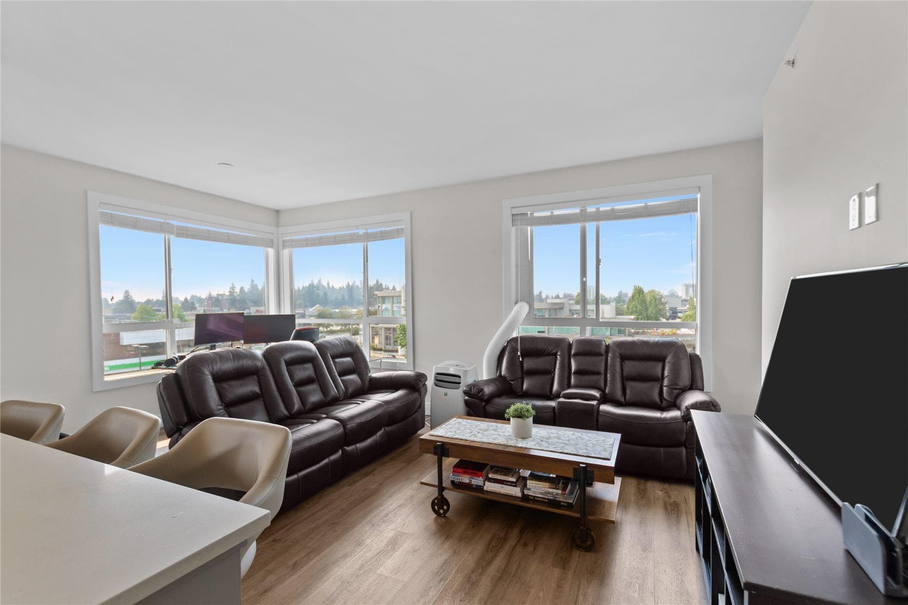512 - 32838 Ventura Avenue, Abbotsford, V2S 0M5 — photo 4