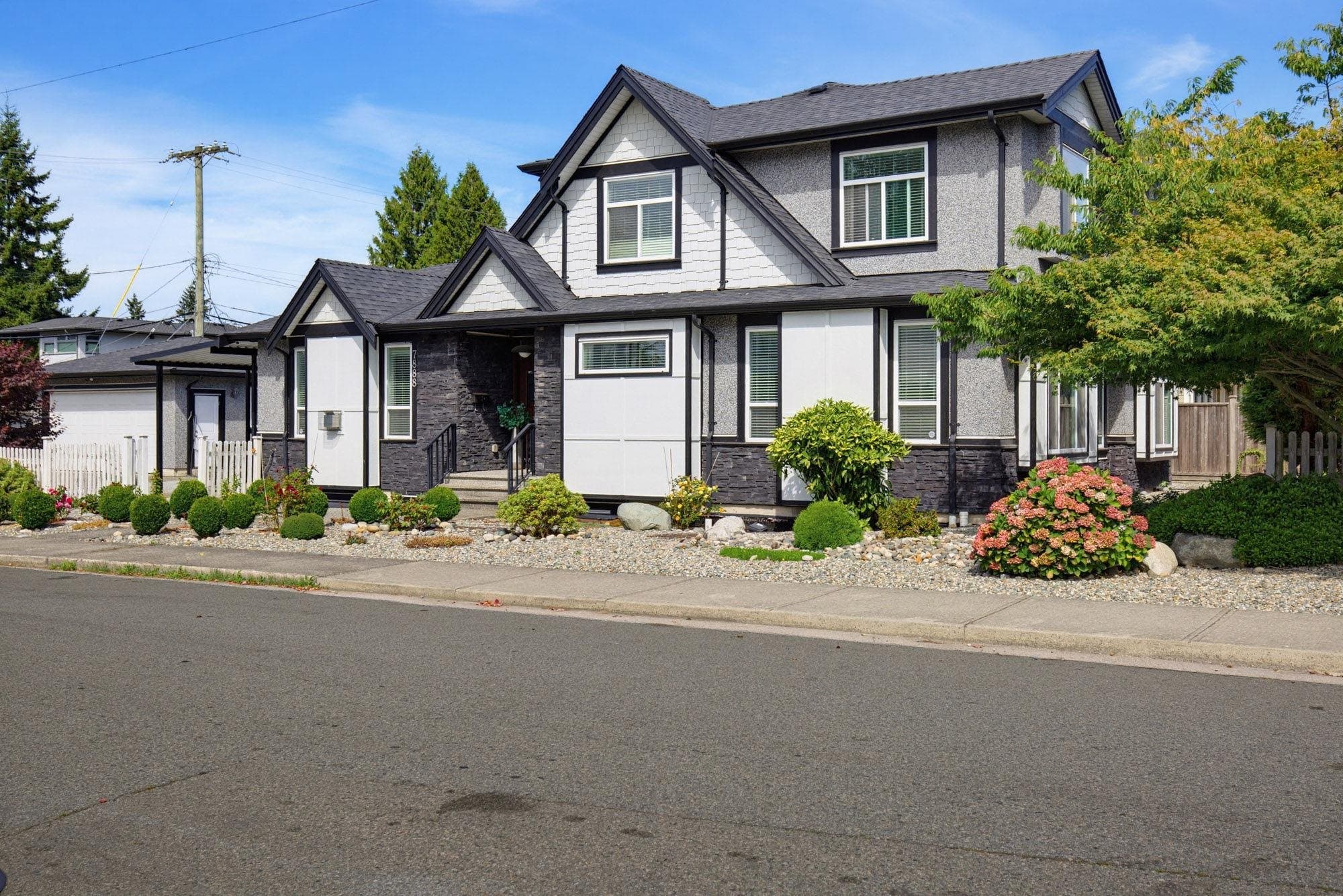7888 Coquitlam Street, Burnaby, V3N 0E5 — photo 3