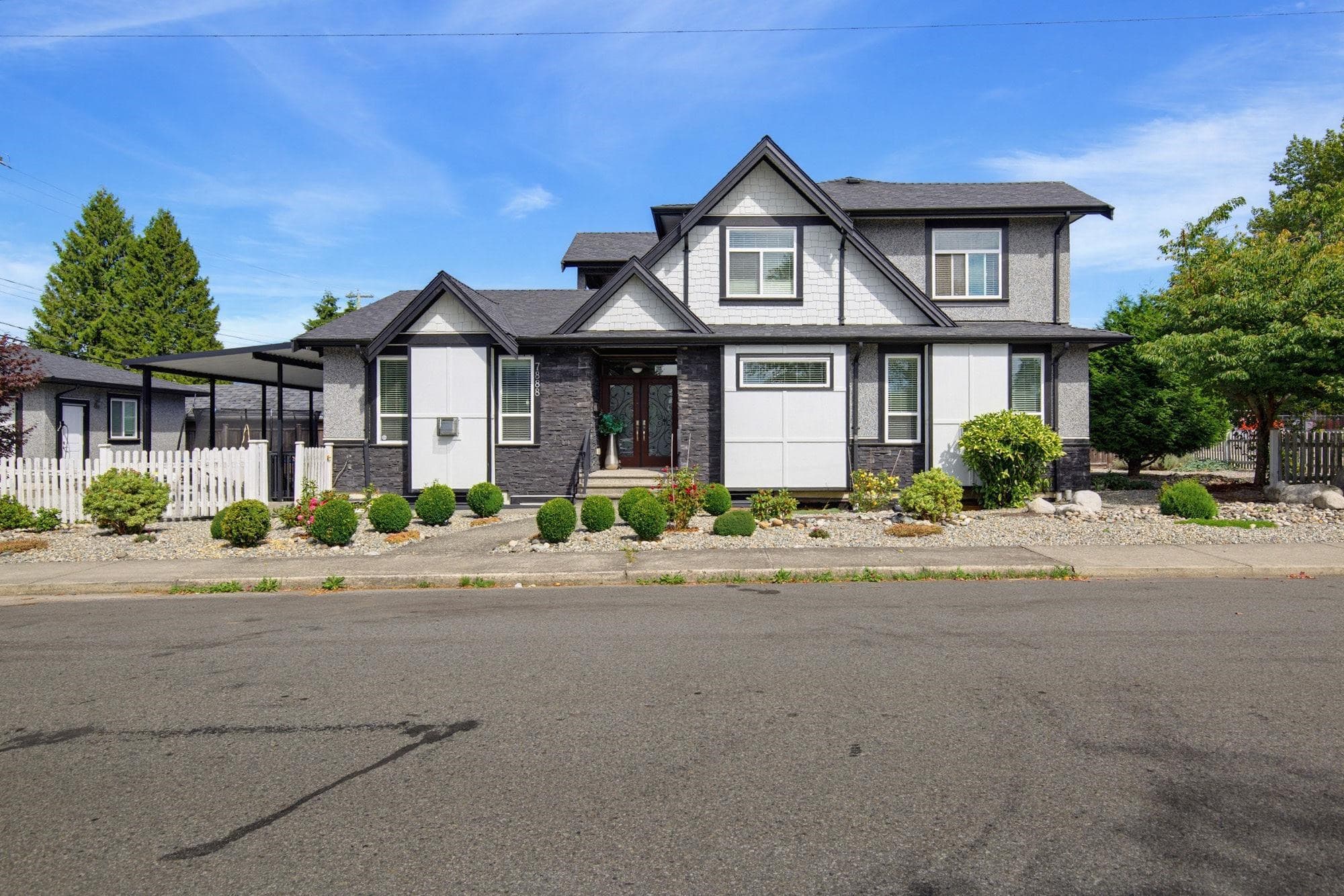 7888 Coquitlam Street, Burnaby, V3N 0E5 — photo 1