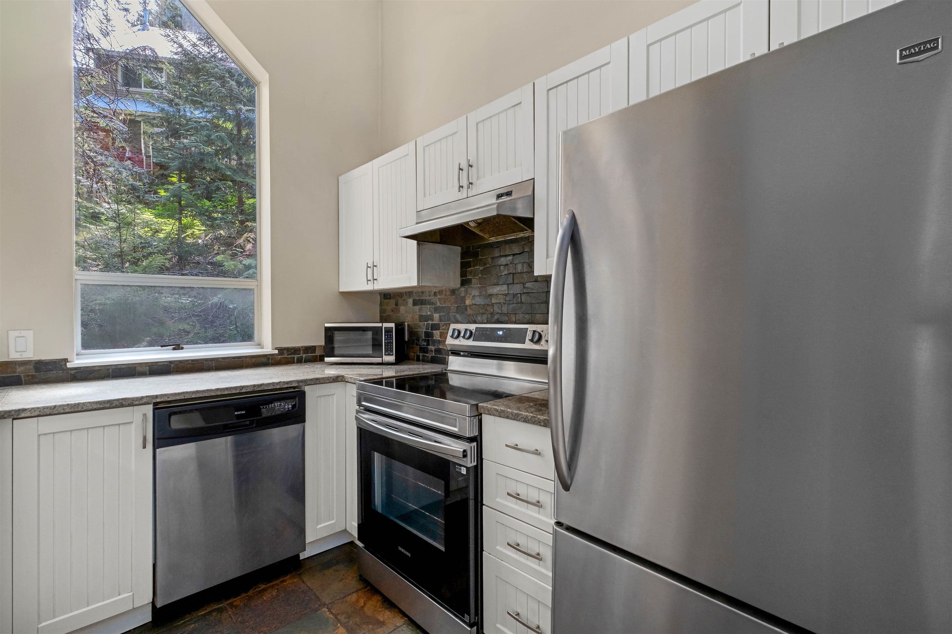 F - 2317 Brandywine Way, Whistler, V8E 0A8 — photo 3