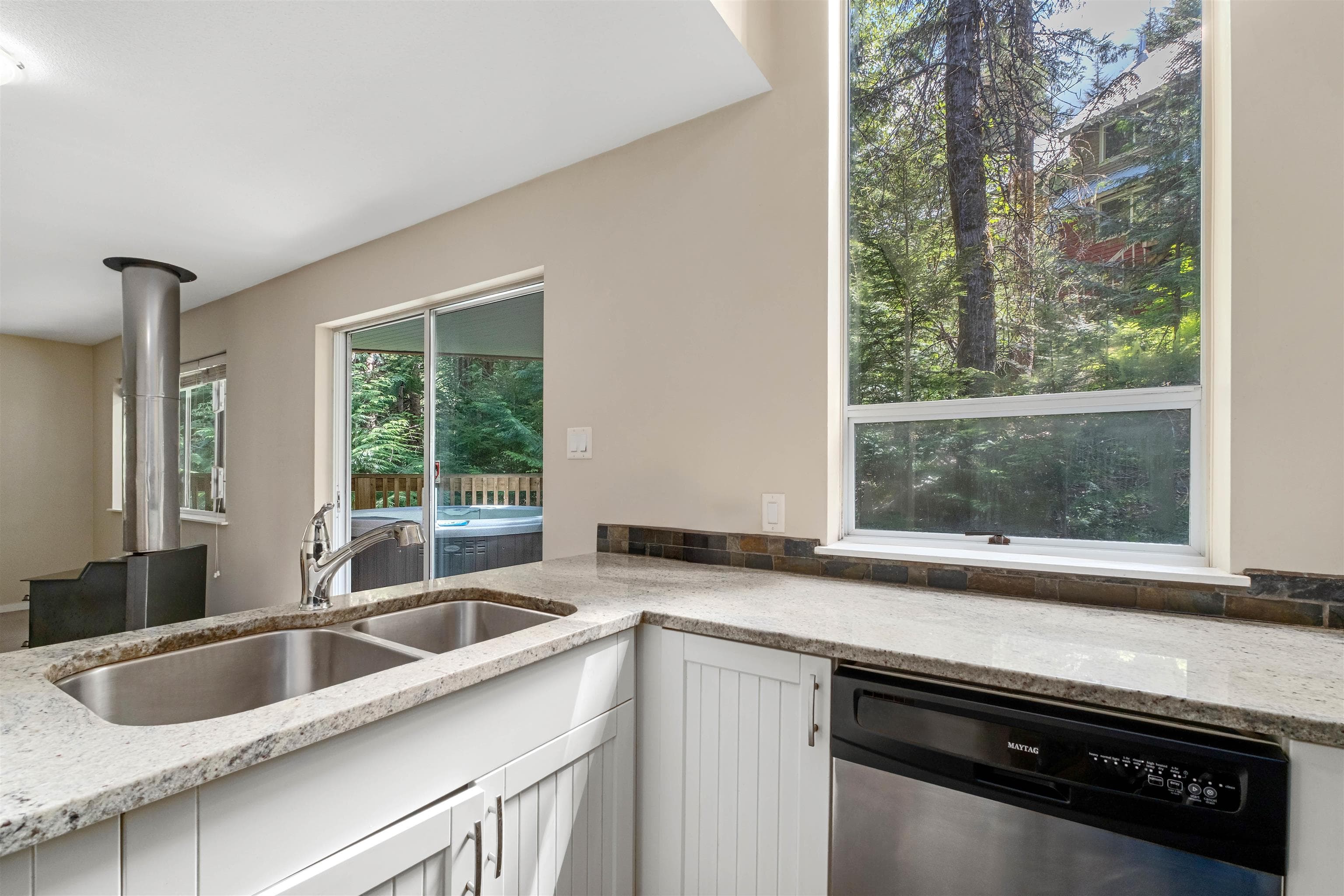 F - 2317 Brandywine Way, Whistler, V8E 0A8 — photo 4