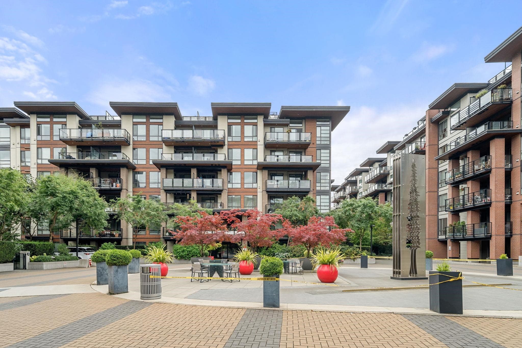 412 - 719 W 3rd Street, North Vancouver