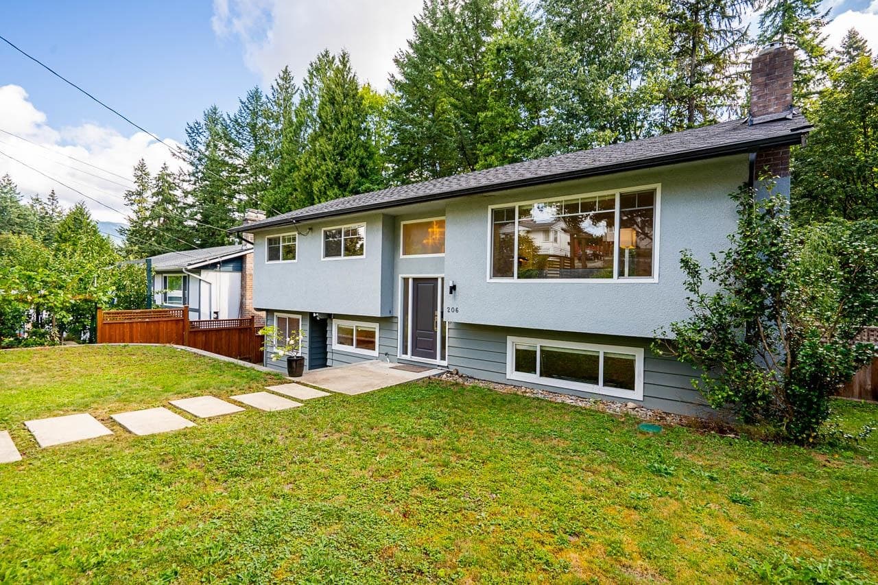 206 Clearview Drive, Port Moody, V3H 2S8 — photo 2