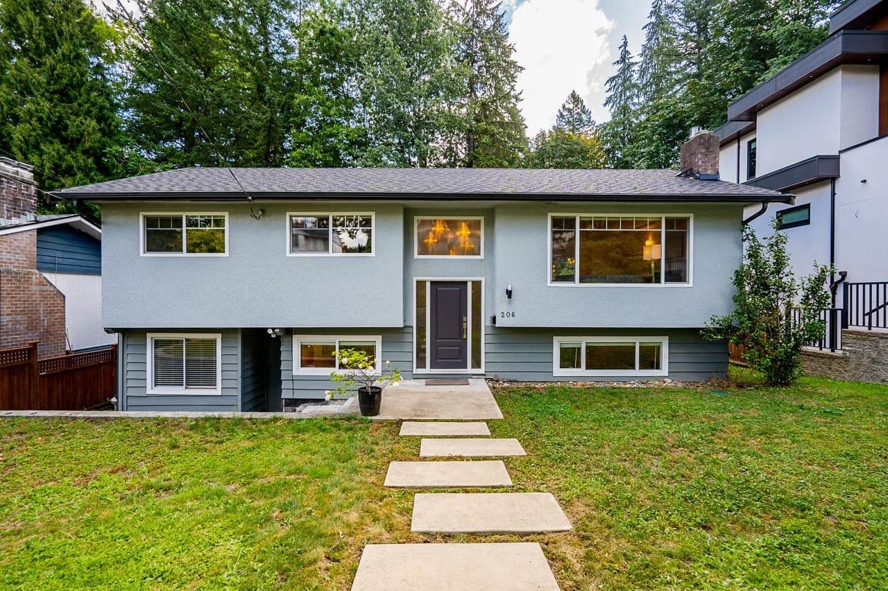 206 Clearview Drive, Port Moody, V3H 2S8 — photo 1