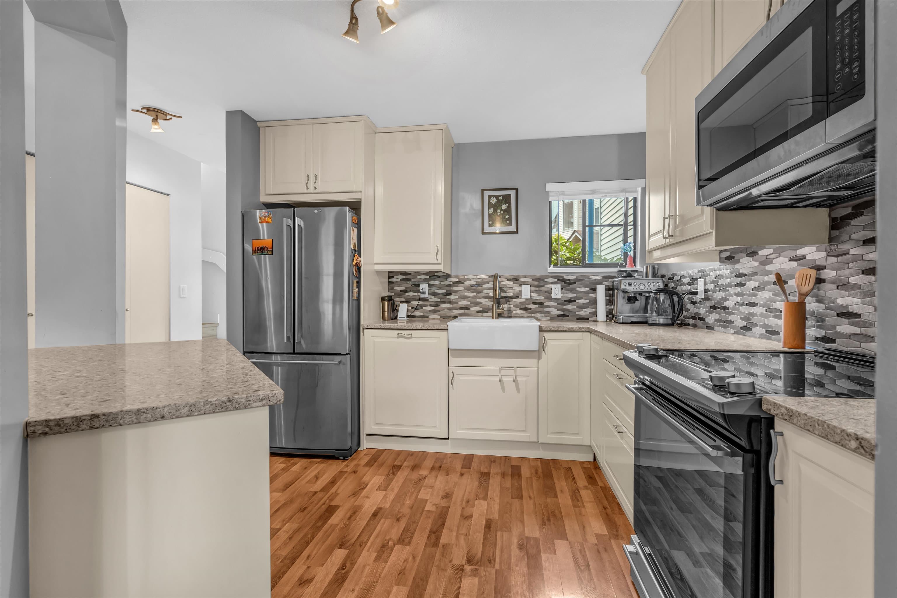 3 - 98 Begin Street, Coquitlam, V3K 6M9 — photo 3