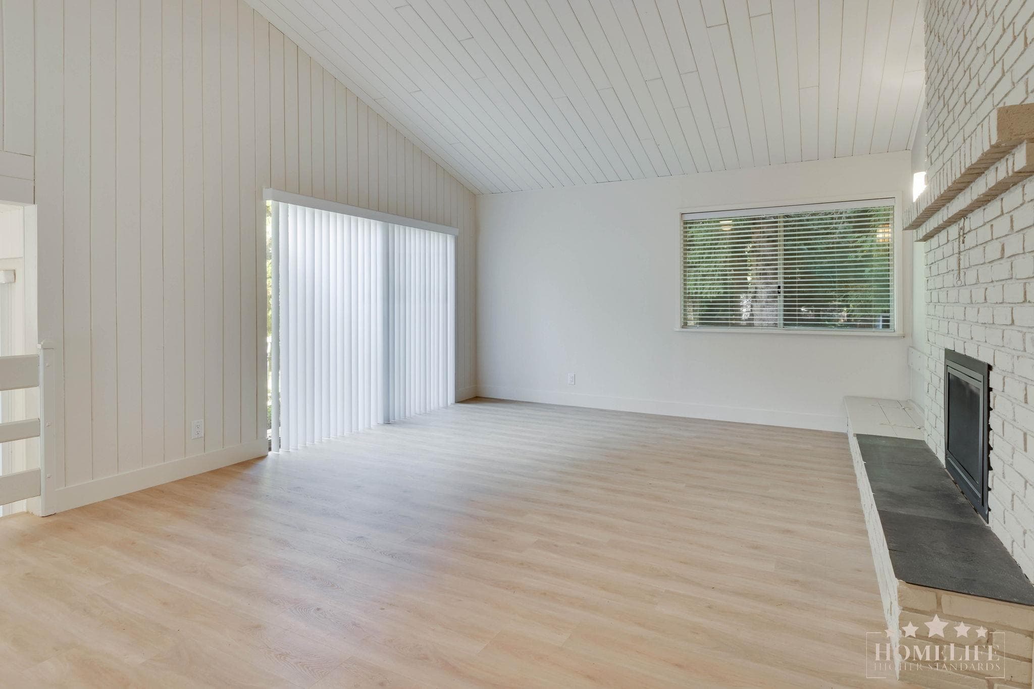 Hiouse - 12687 23 Avenue, White Rock, V4A 2C6 — photo 3