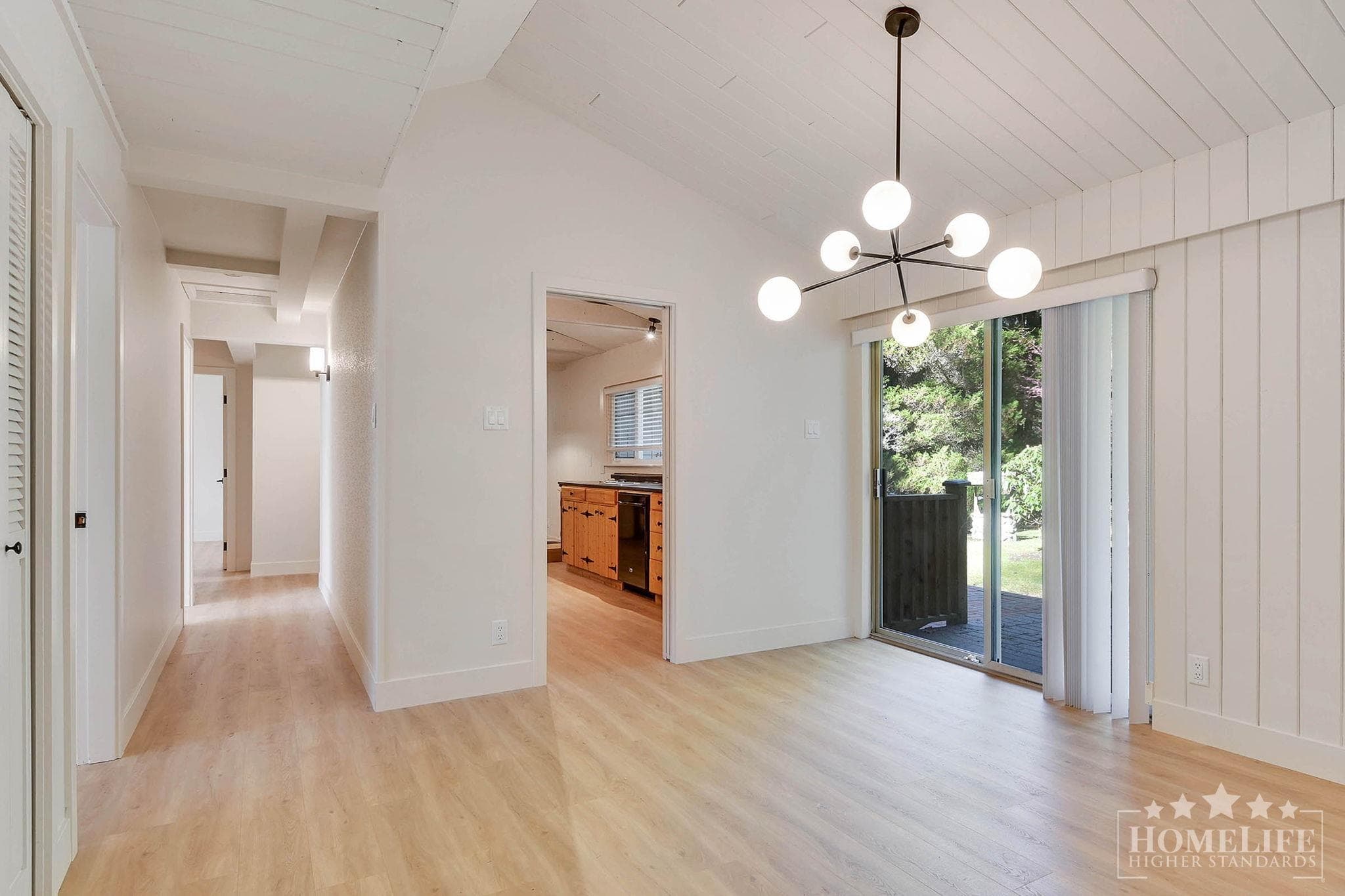 Hiouse - 12687 23 Avenue, White Rock, V4A 2C6 — photo 5