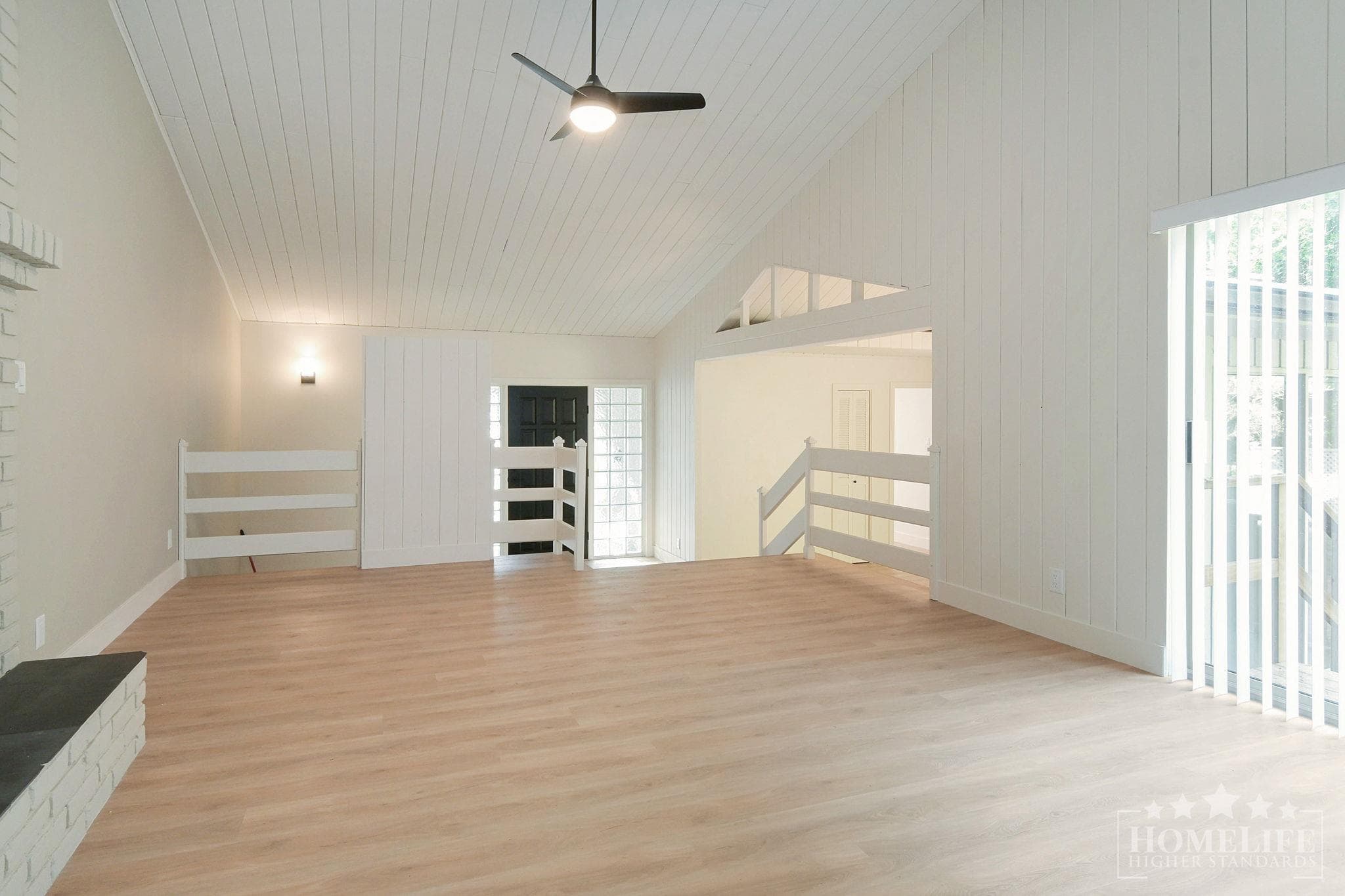 Hiouse - 12687 23 Avenue, White Rock, V4A 2C6 — photo 4