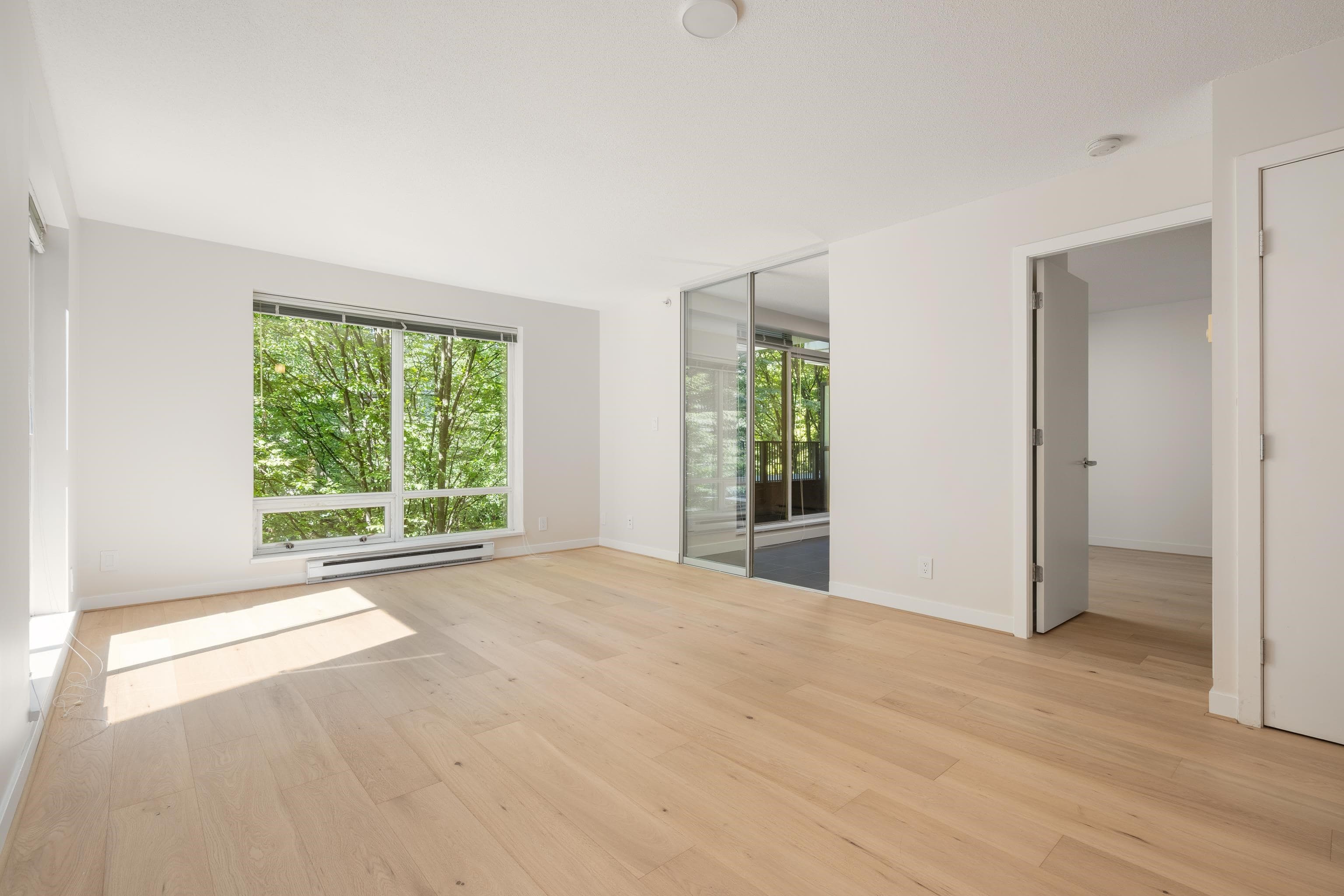 401 - 1055 Homer Street, Vancouver, V6B 1G3 — photo 2
