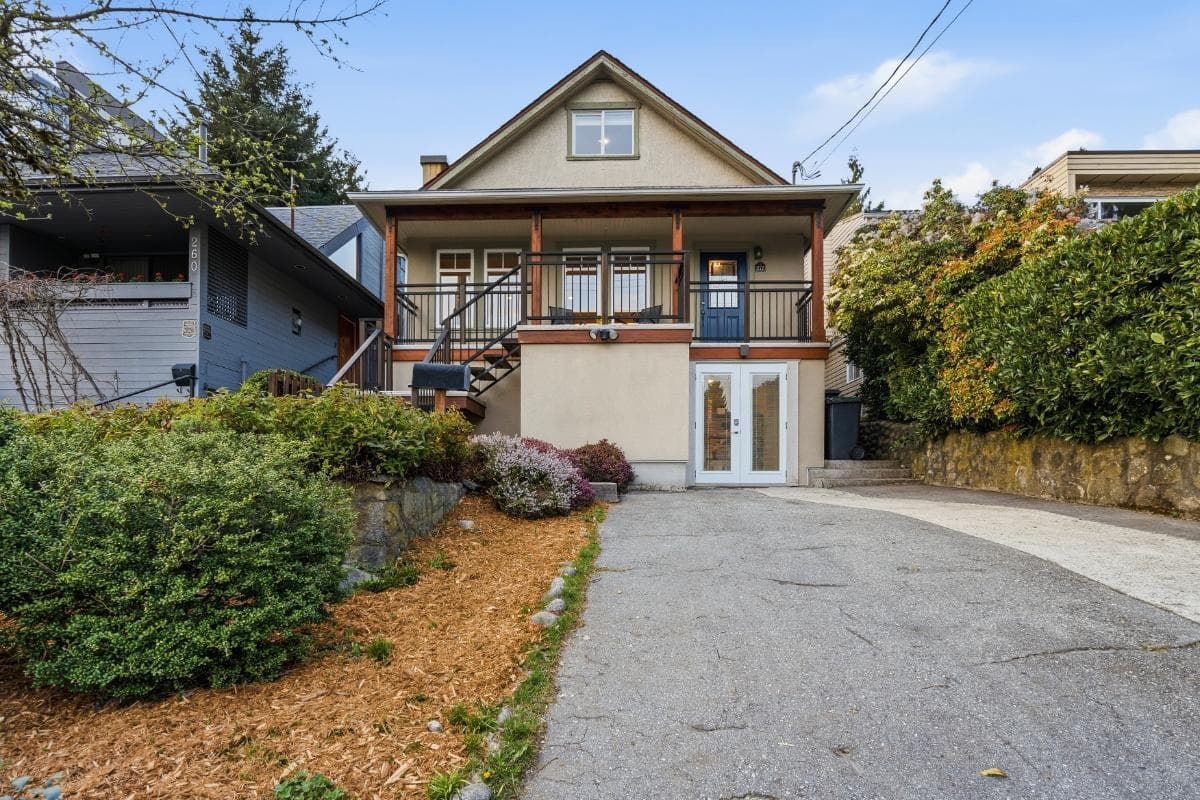 272 E Osborne Road, North Vancouver, V7N 1M1 — photo 1
