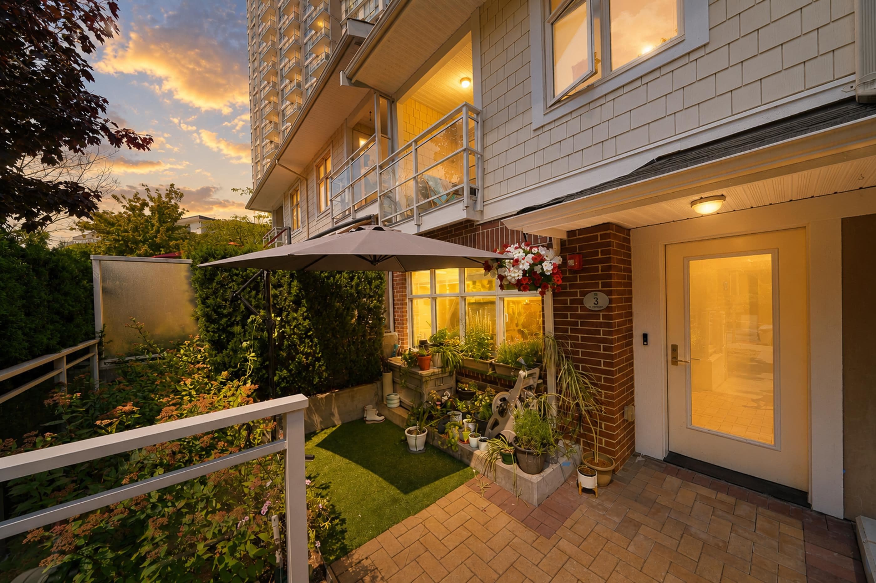 TH3 - 271 Francis Way, New Westminster, V3L 0H2 — photo 2