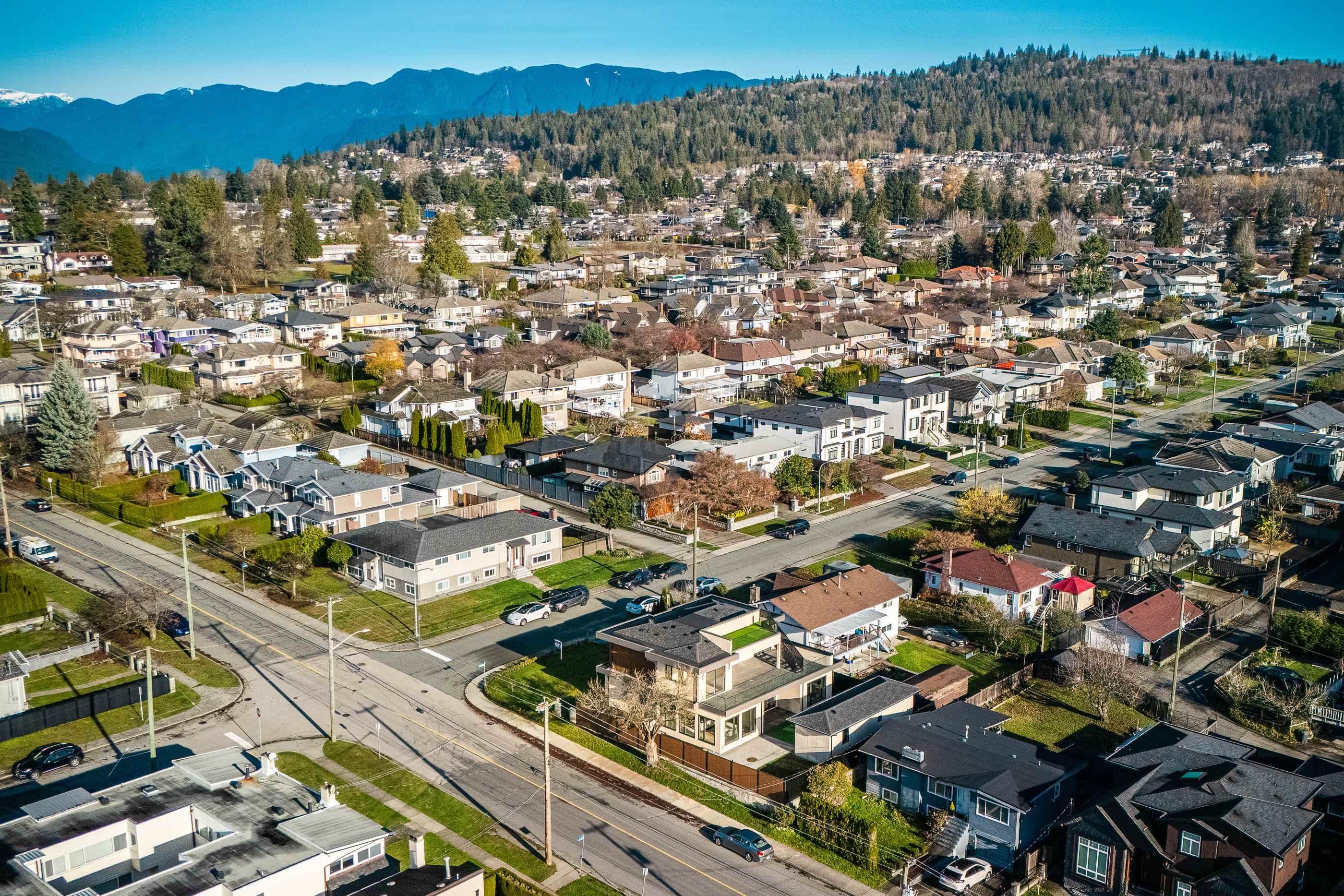 6708 Winch Street, Burnaby, V5B 4K2 — photo 4