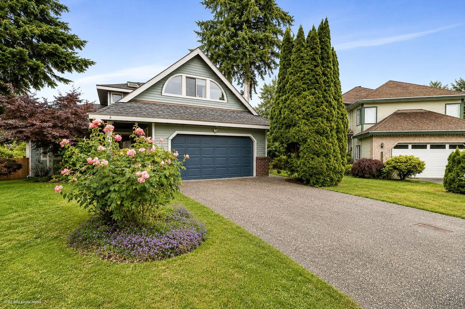 Upper - 16375 Middleglen Place, Surrey, V4N 1X7 — photo 3