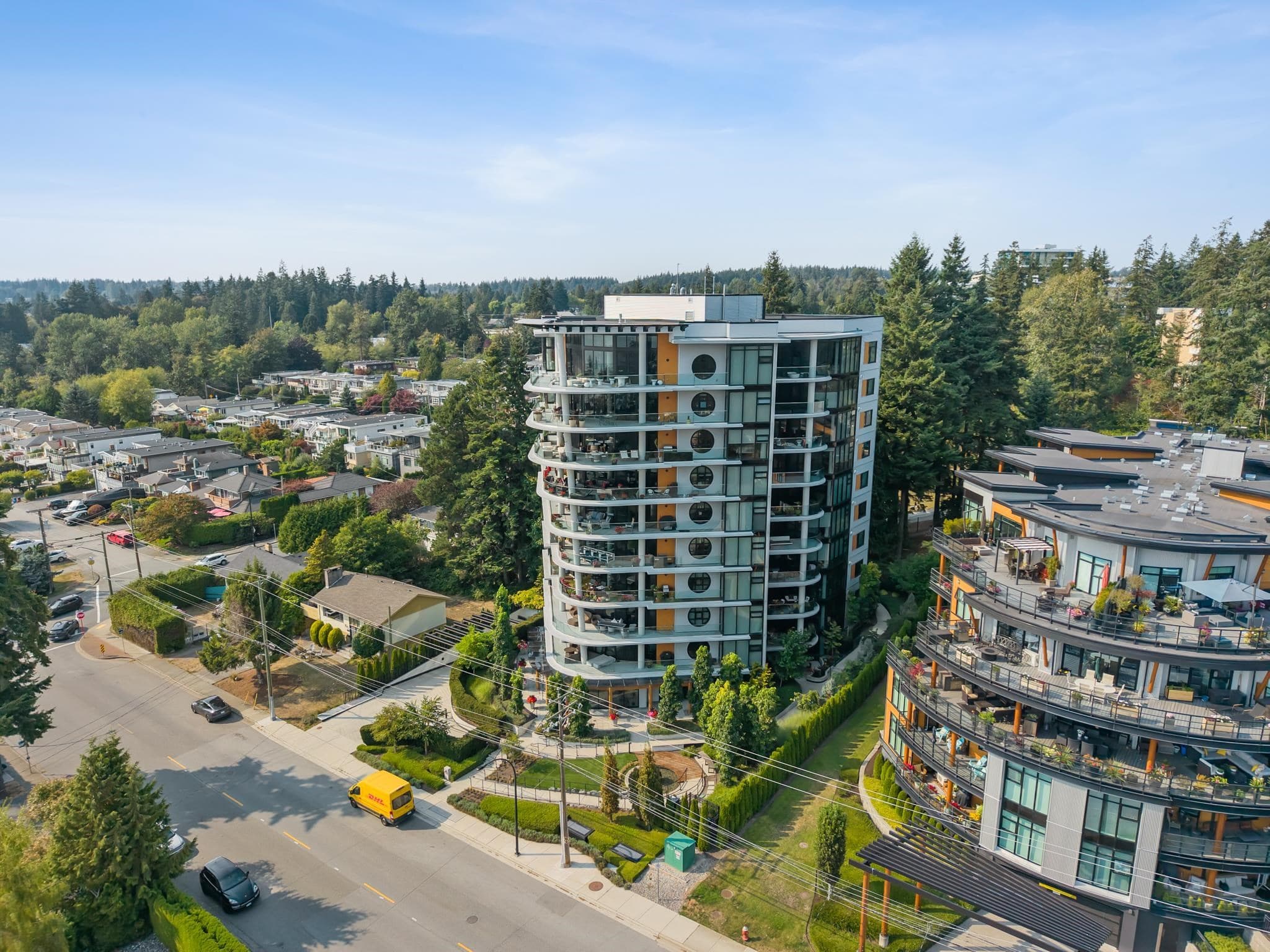 603 - 14825 Thrift Avenue, White Rock, V4B 2J6 — photo 2