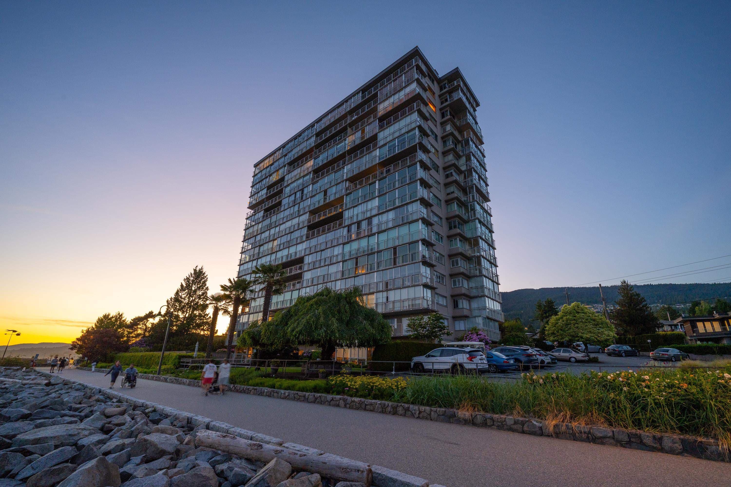 301 - 150 24th Street, West Vancouver, V7V 4G8 — photo 4