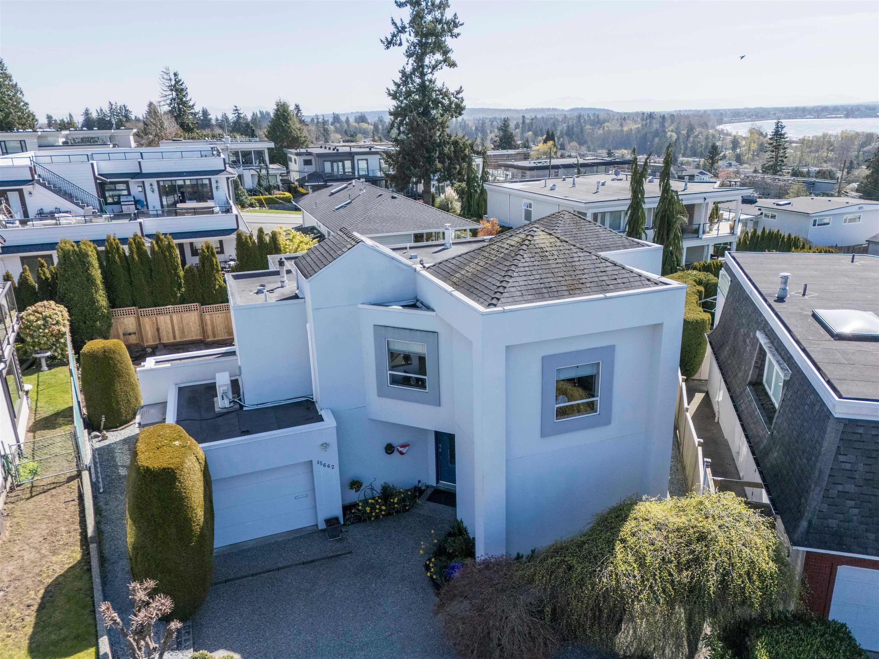 15662 Semiahmoo Avenue, White Rock, V4B 1V4 — photo 3