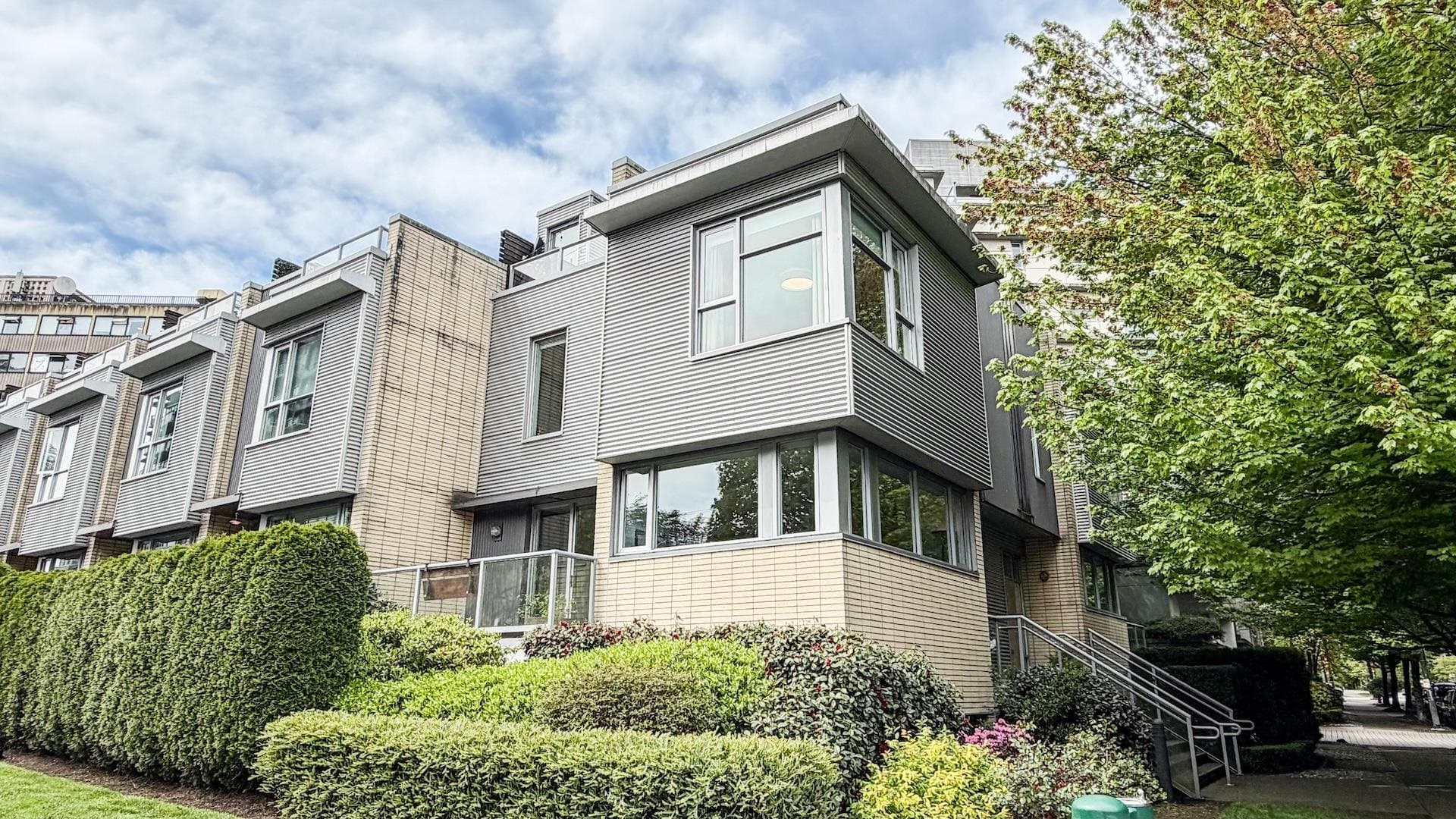 390 E 11th Ave, Vancouver