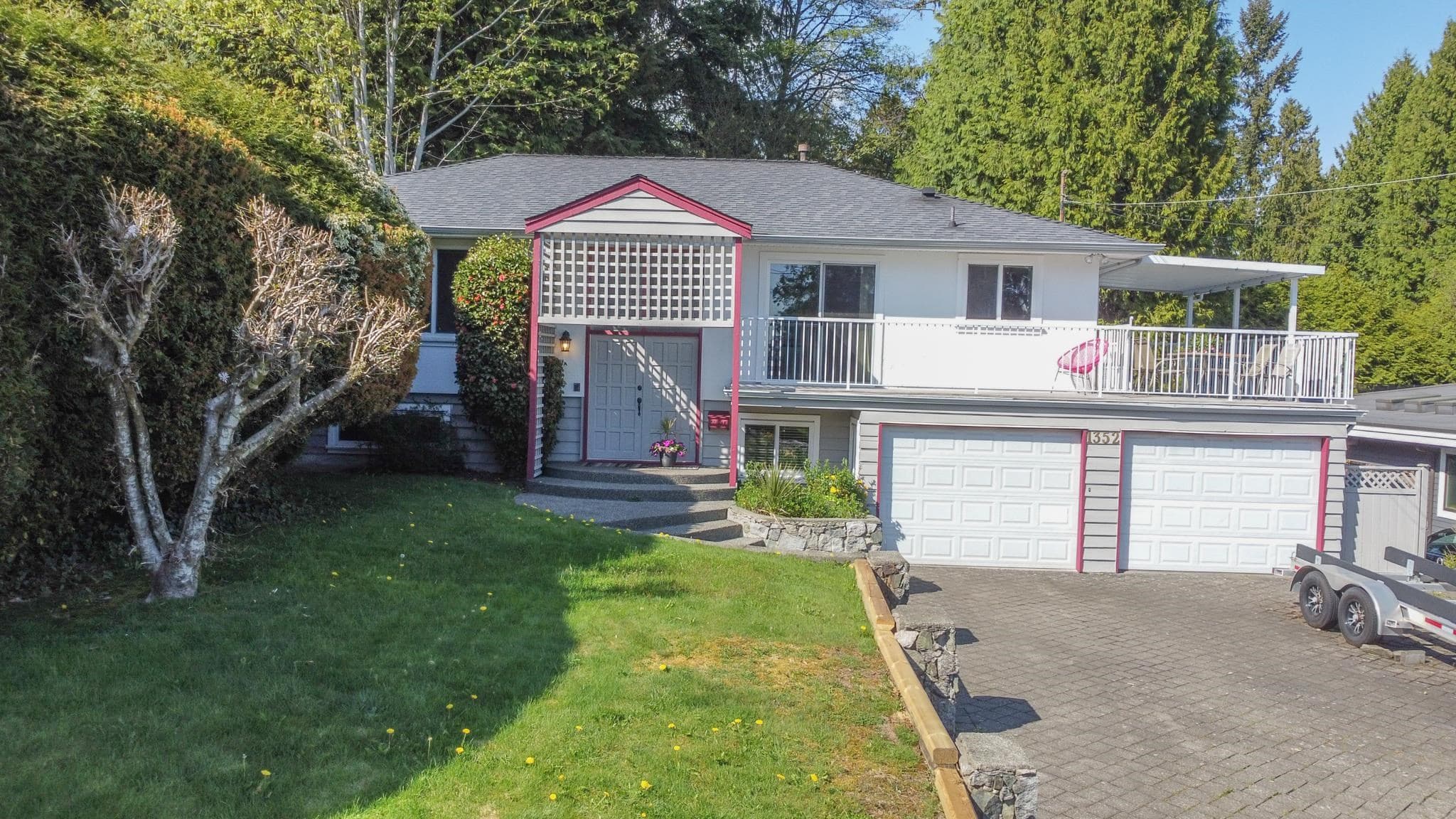 1352 E 16th Street, North Vancouver, V7J 1L4 — photo 1