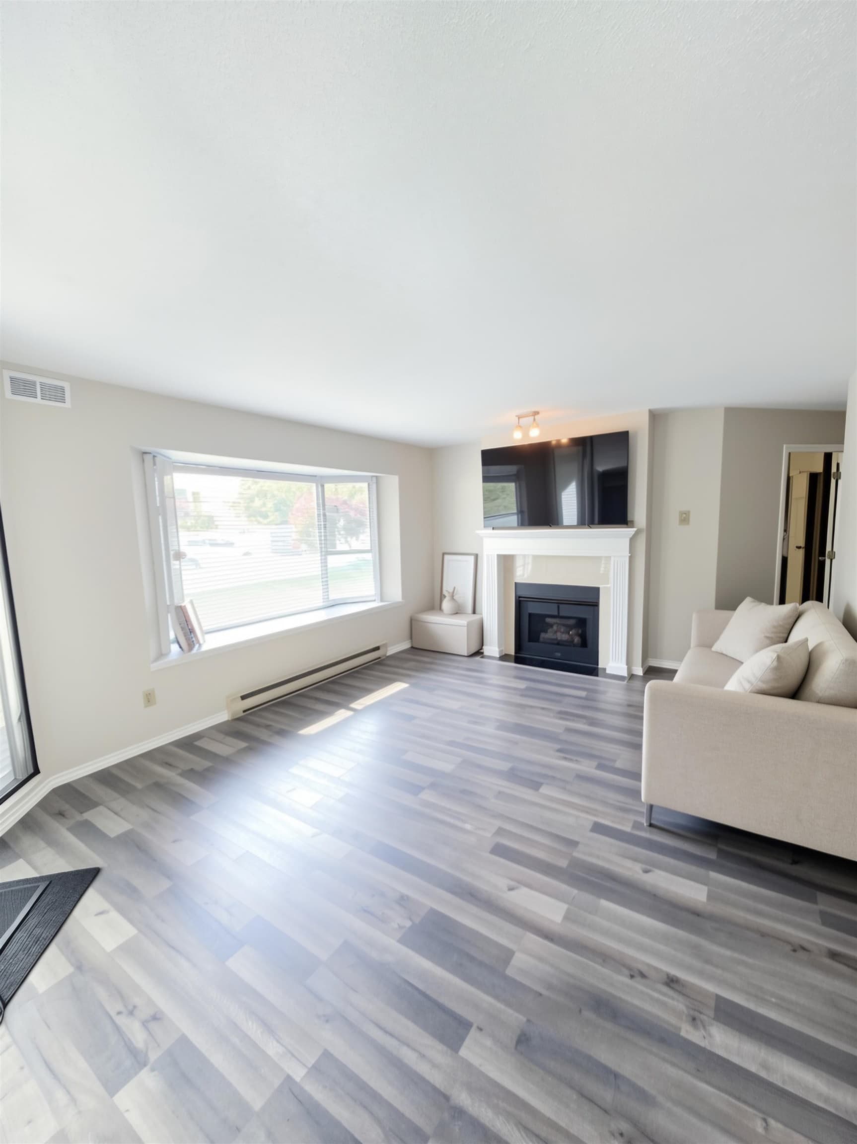 109 - 5250 Victory Street, Burnaby, V5J 5H2 — photo 2