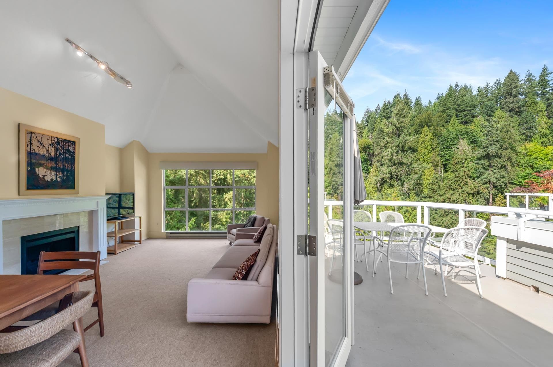303 - 3373 Capilano Crescent, North Vancouver, V7R 4W7 — photo 1