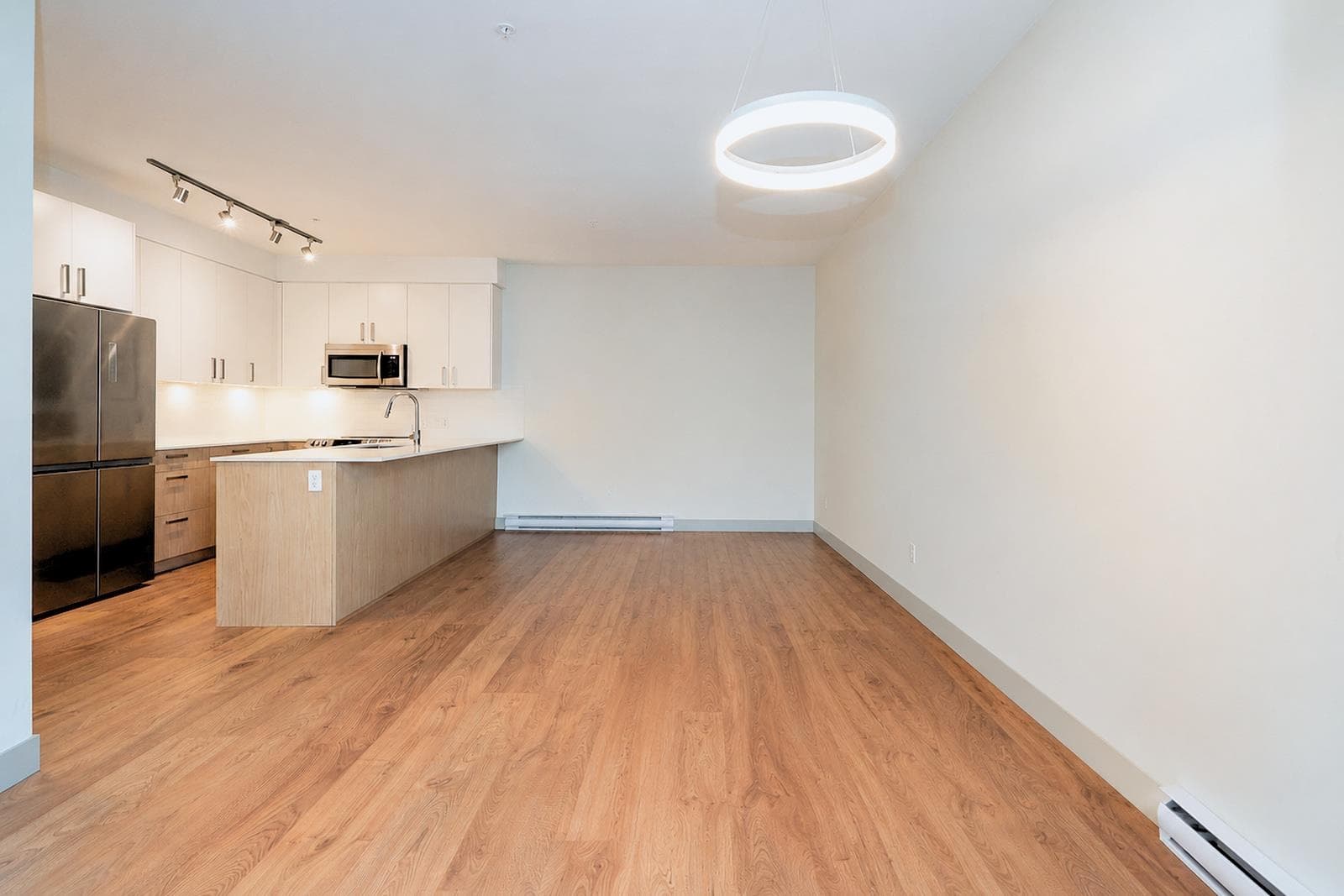 210 - 6968 Royal Oak Avenue, Burnaby, V5J 4J2 — photo 3