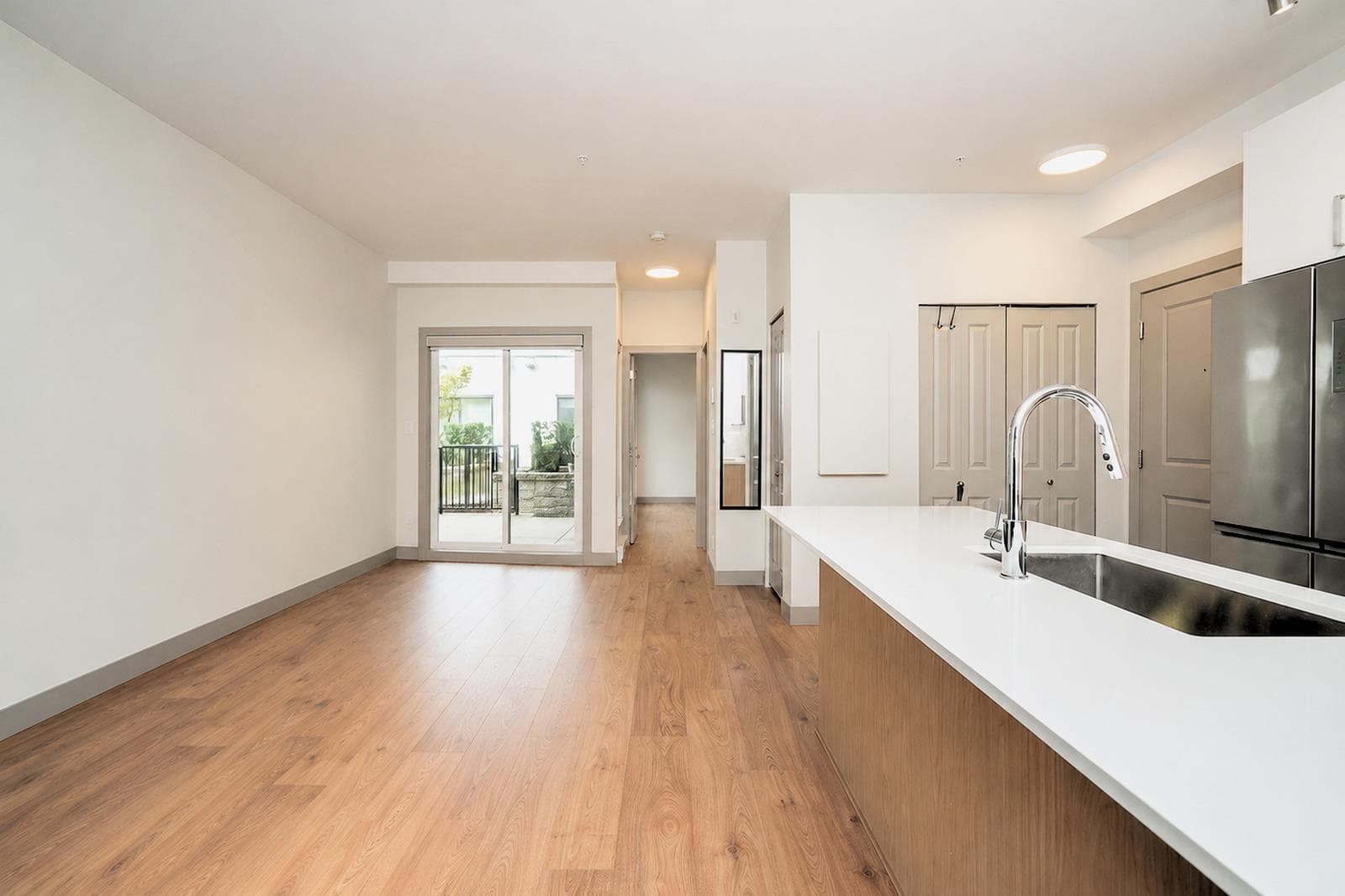 210 - 6968 Royal Oak Avenue, Burnaby, V5J 4J2 — photo 5