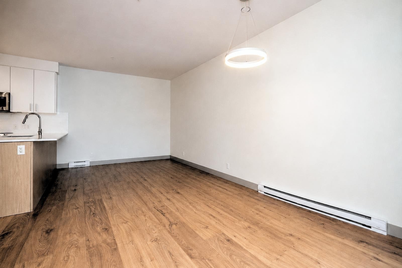 210 - 6968 Royal Oak Avenue, Burnaby, V5J 4J2 — photo 4